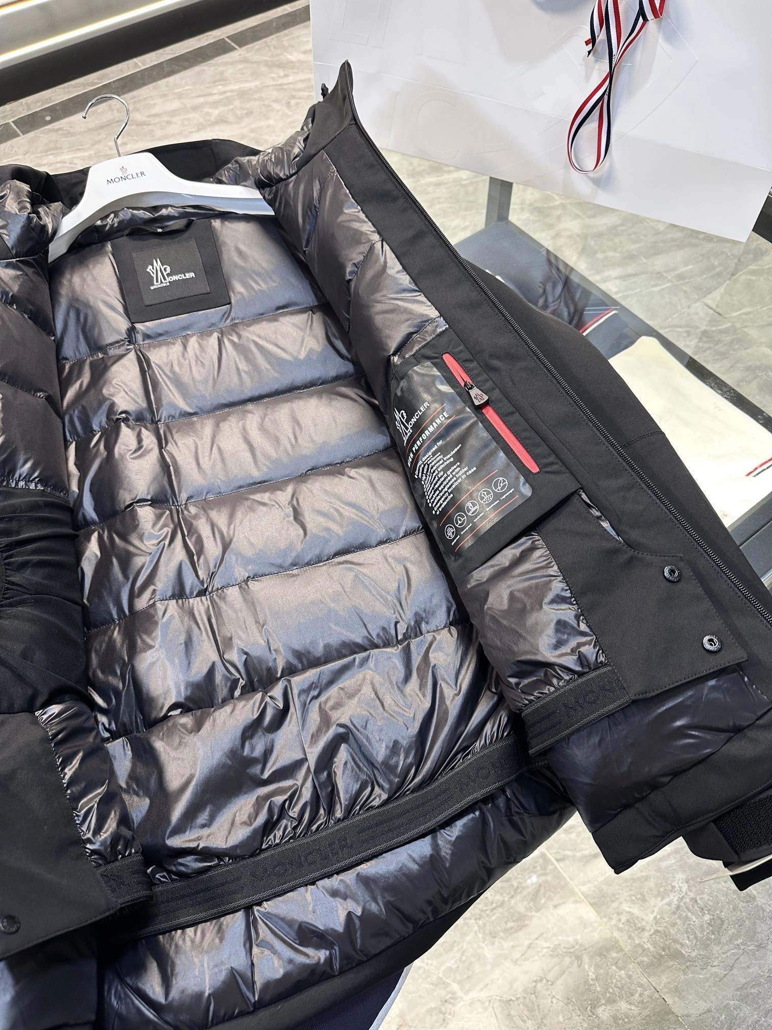 Durable Moncler Down Jackets 145744