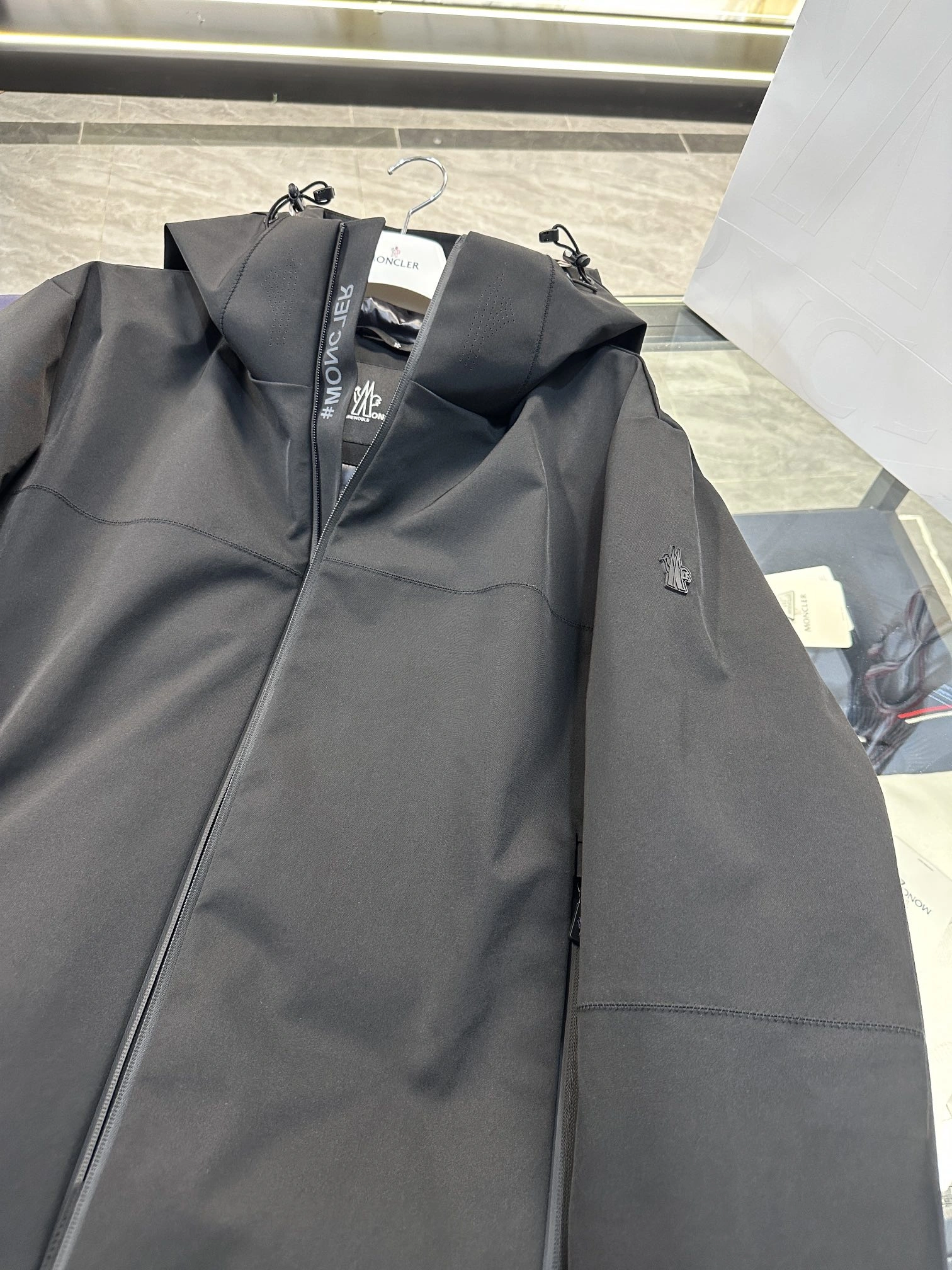 Durable Moncler Down Jackets 145744