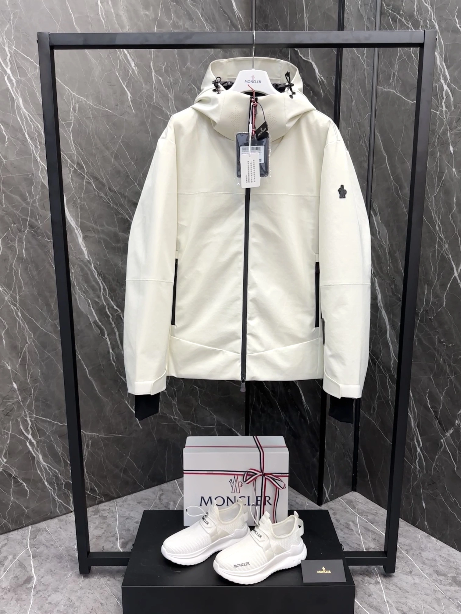 Moncler Down Jackets SunProtective 145720