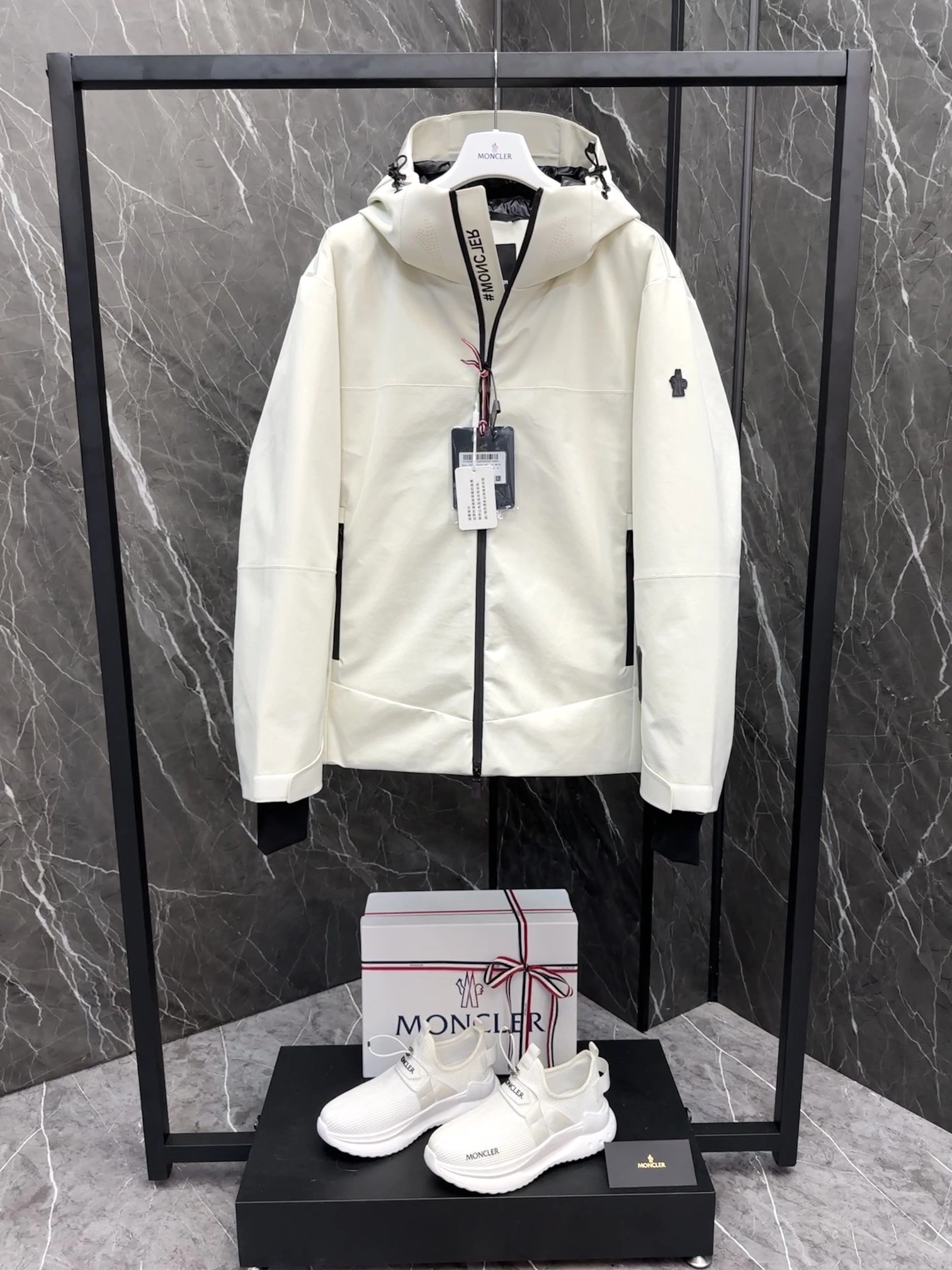 Moncler Down Jackets SunProtective 145720