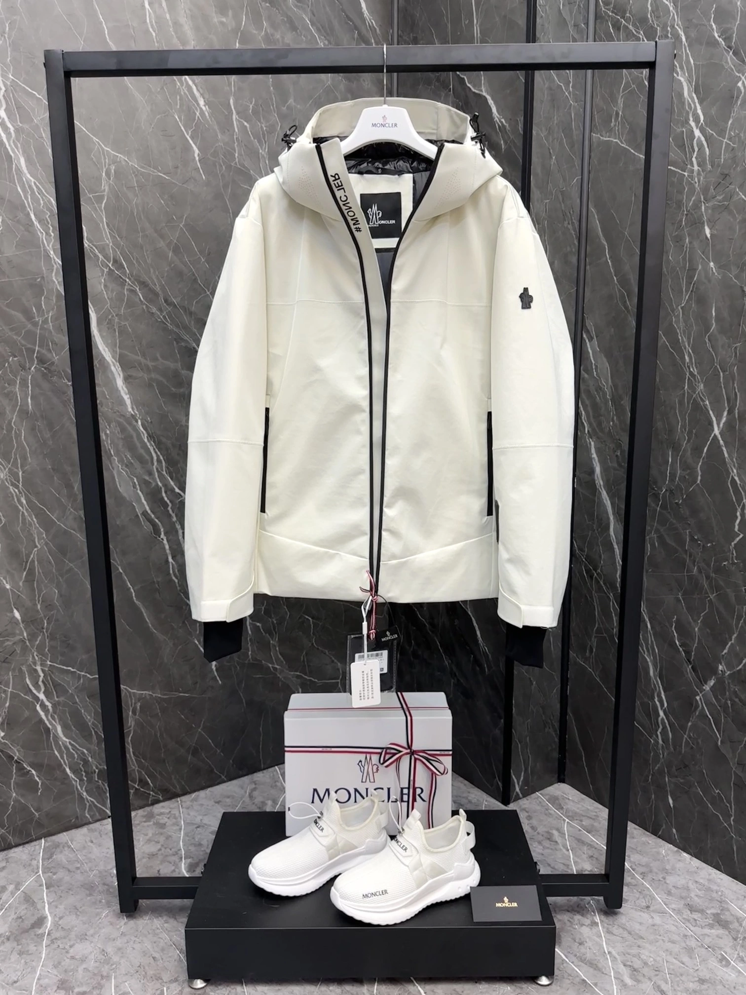 Moncler Down Jackets SunProtective 145720