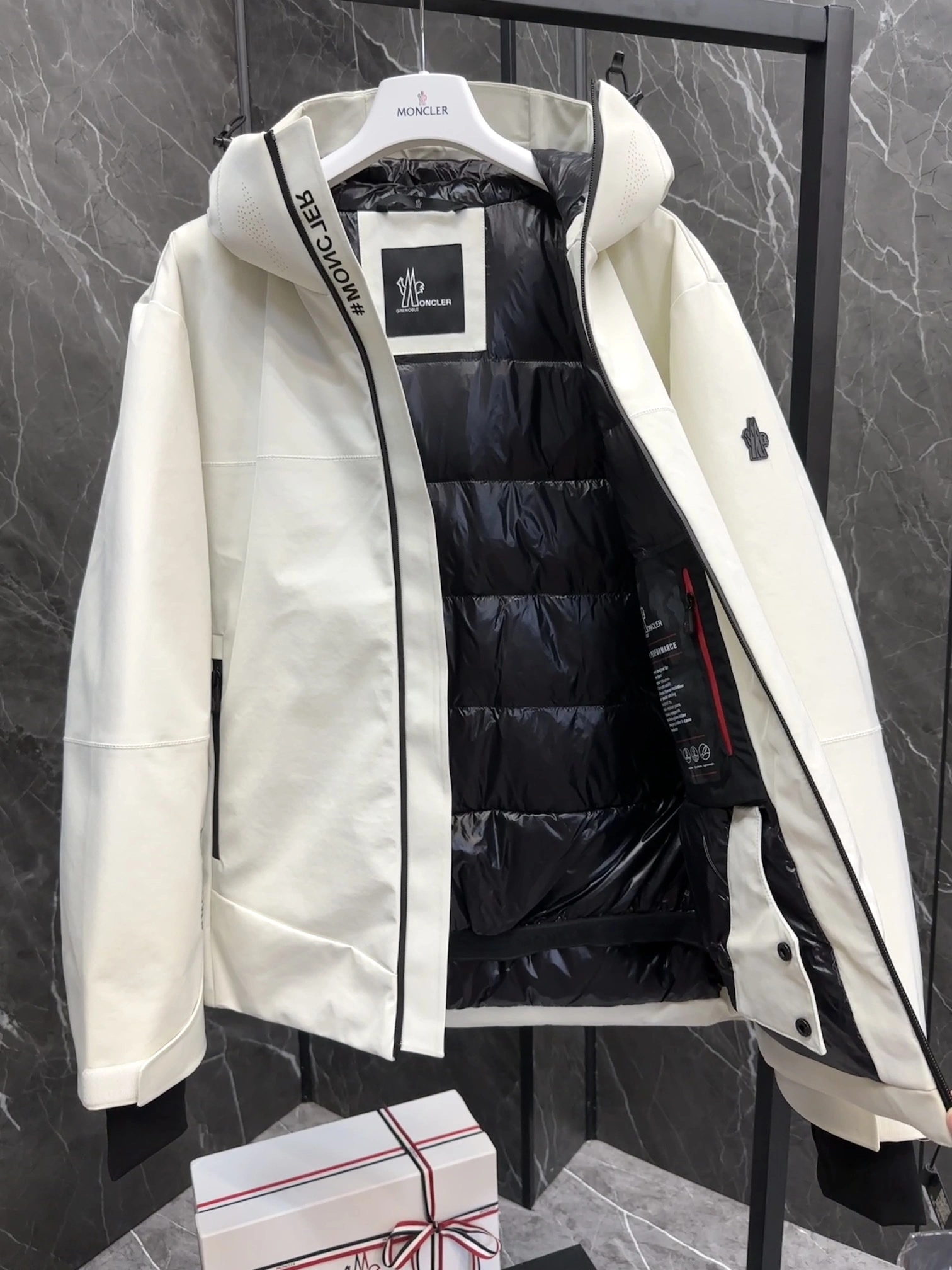 Moncler Down Jackets SunProtective 145720