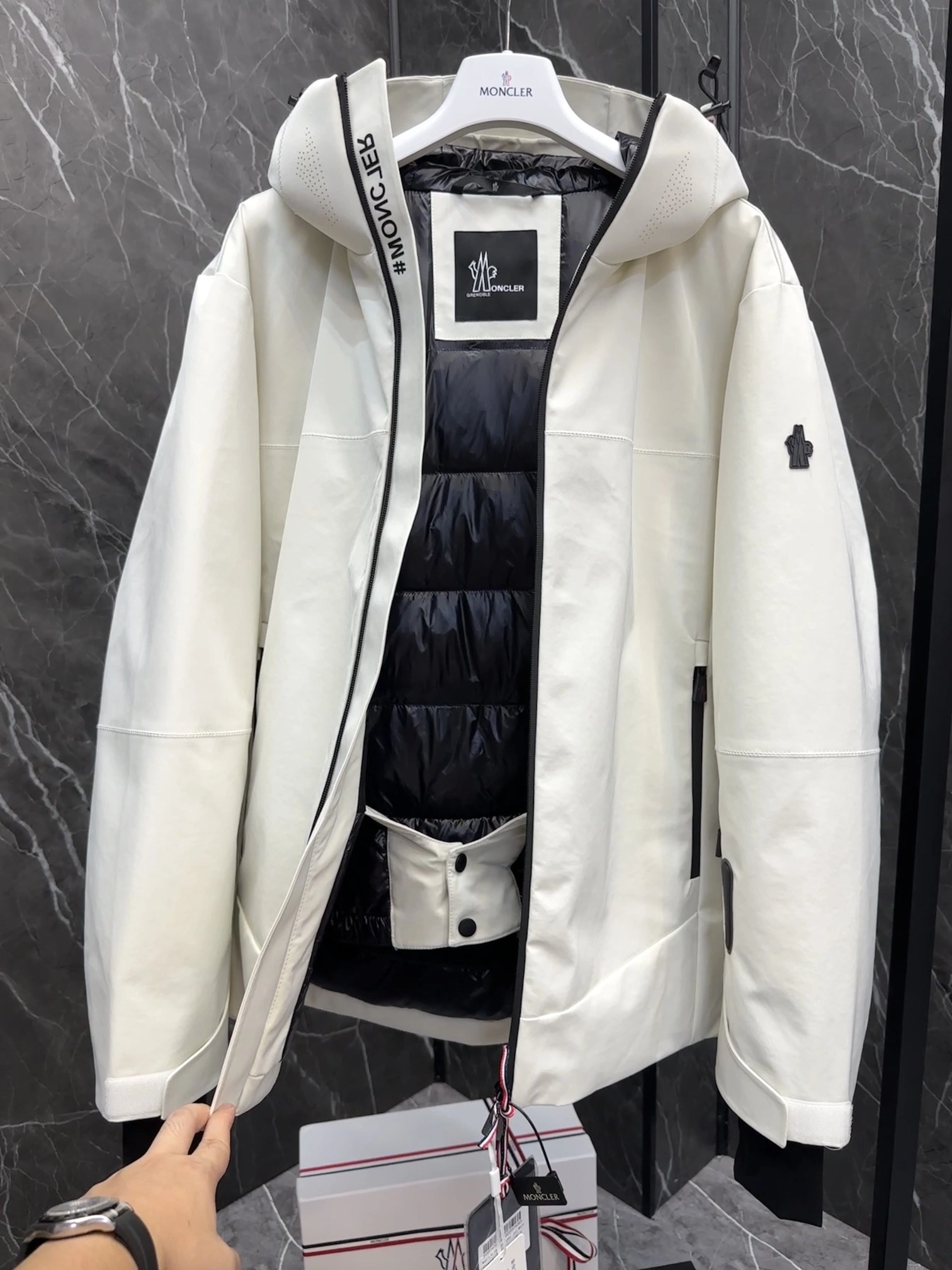Moncler Down Jackets SunProtective 145720