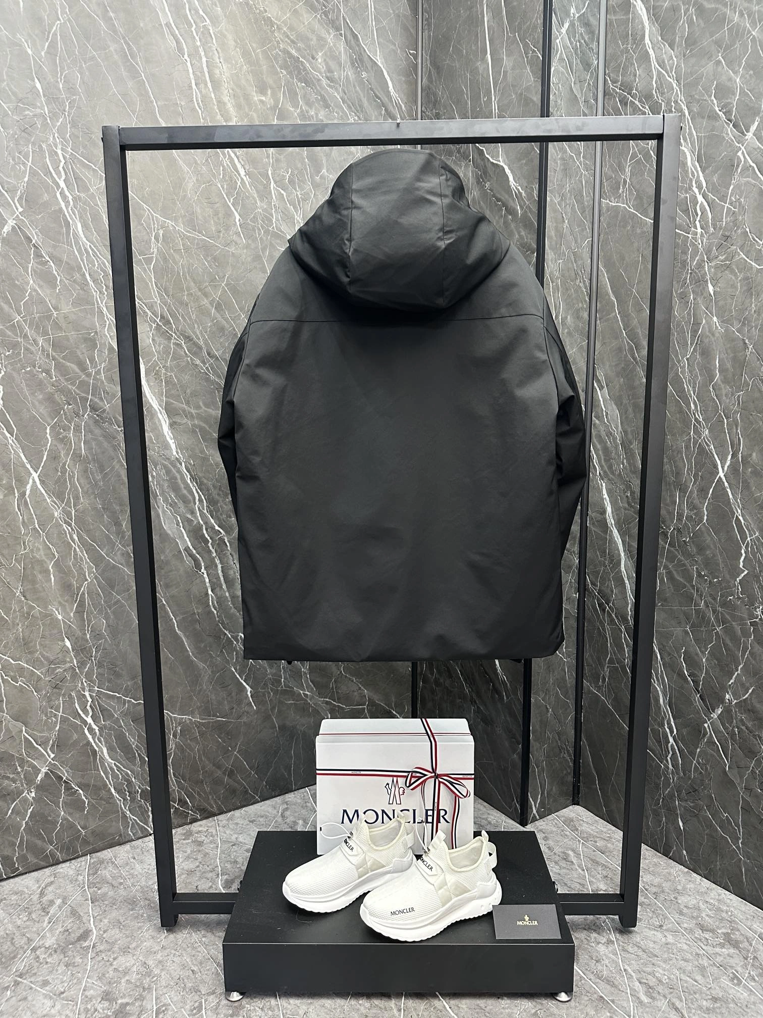 Flexible Moncler Down Jackets 145710