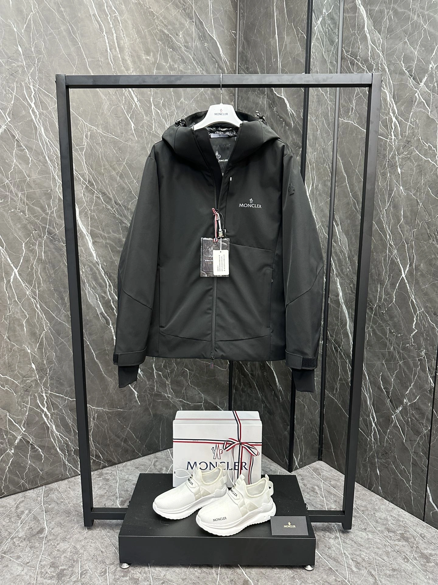 Affordable Moncler Down Jackets 145712