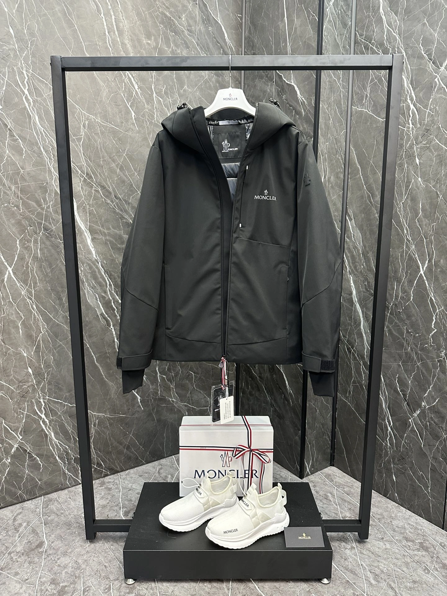 Affordable Moncler Down Jackets 145712