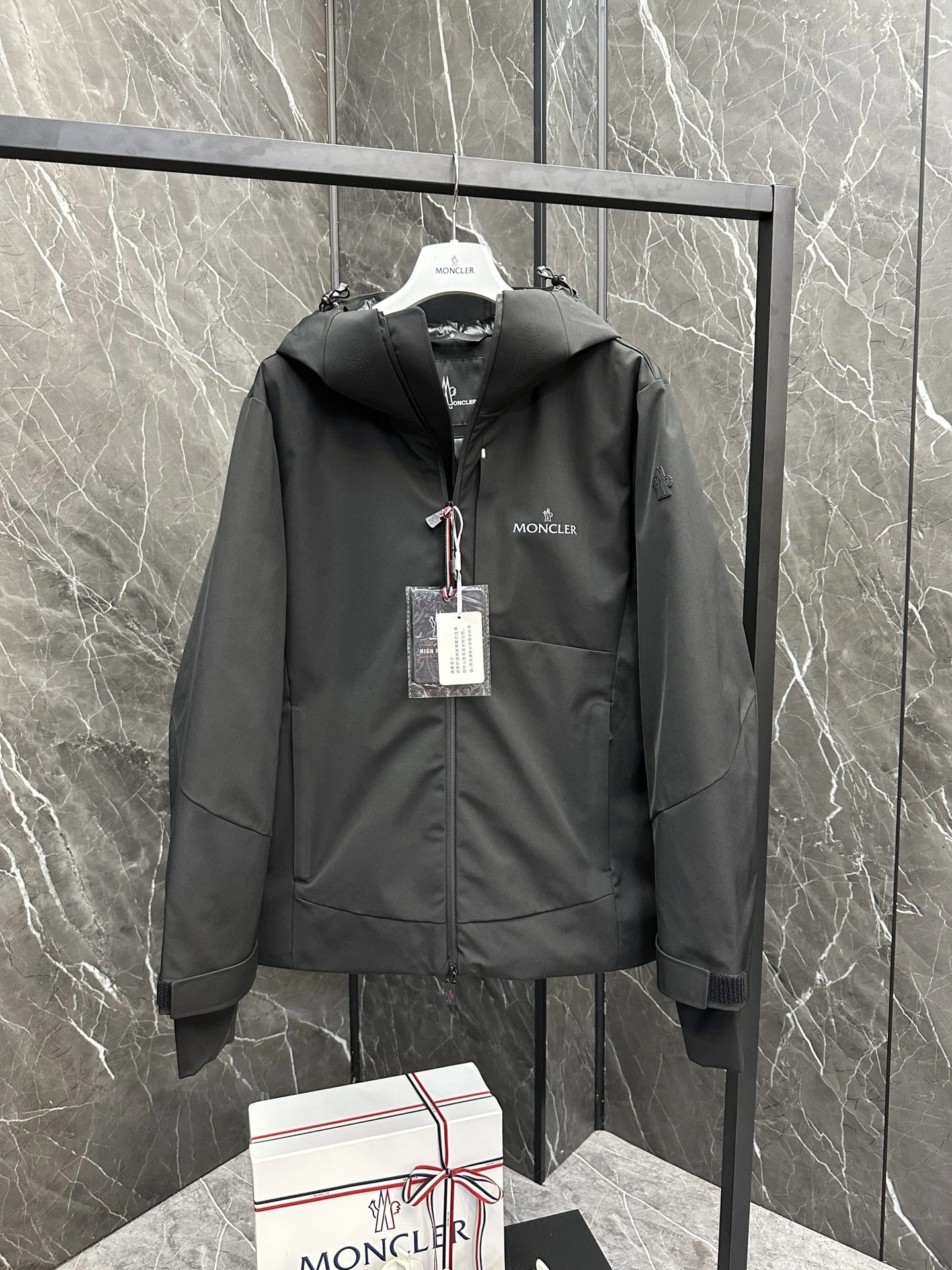 Affordable Moncler Down Jackets 145712