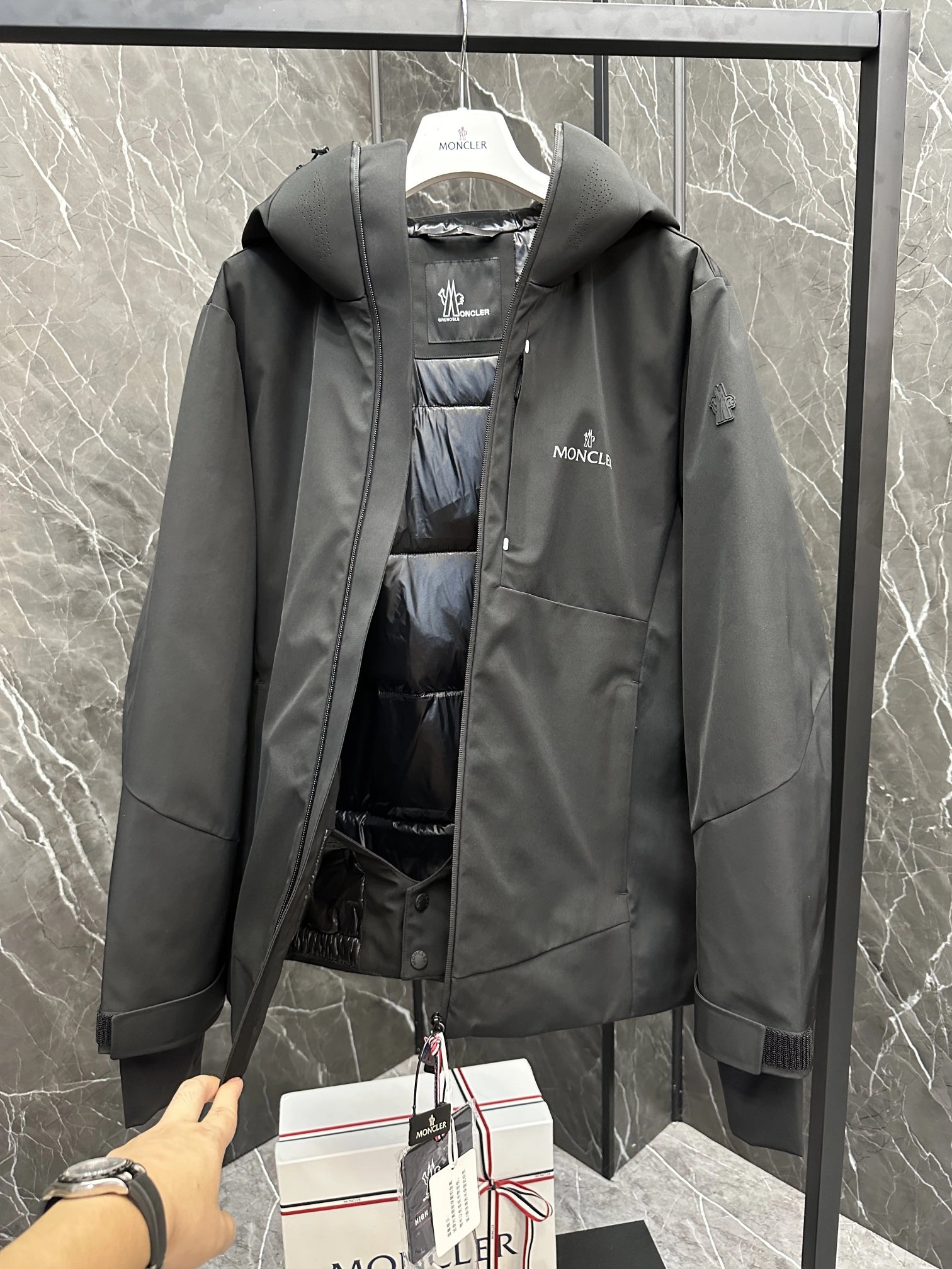 Affordable Moncler Down Jackets 145712
