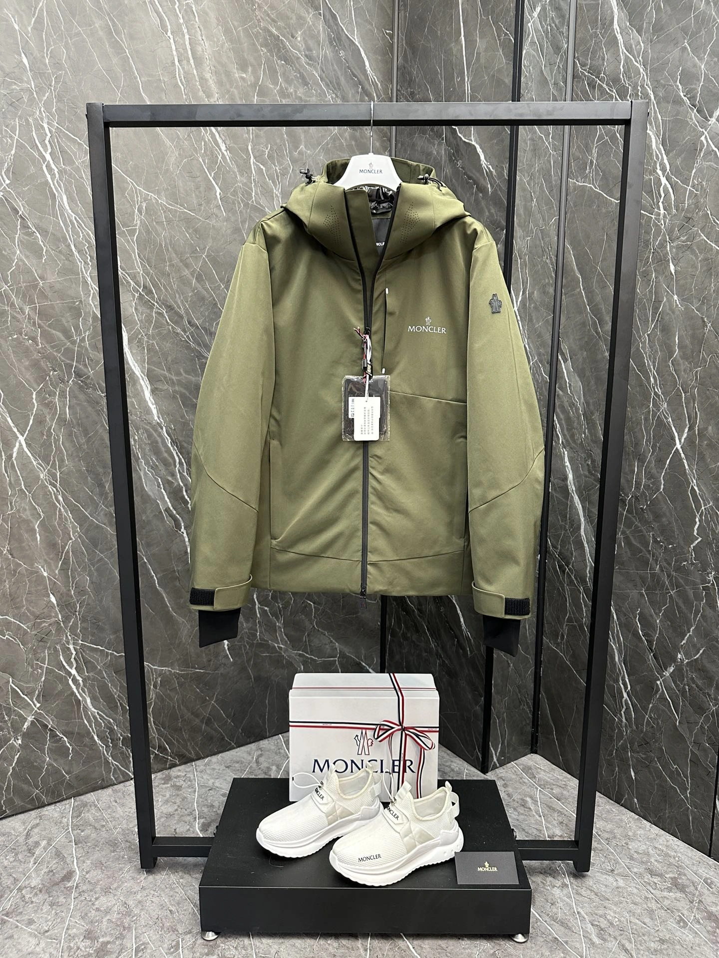 Moncler Down Jackets Lightweight 145718