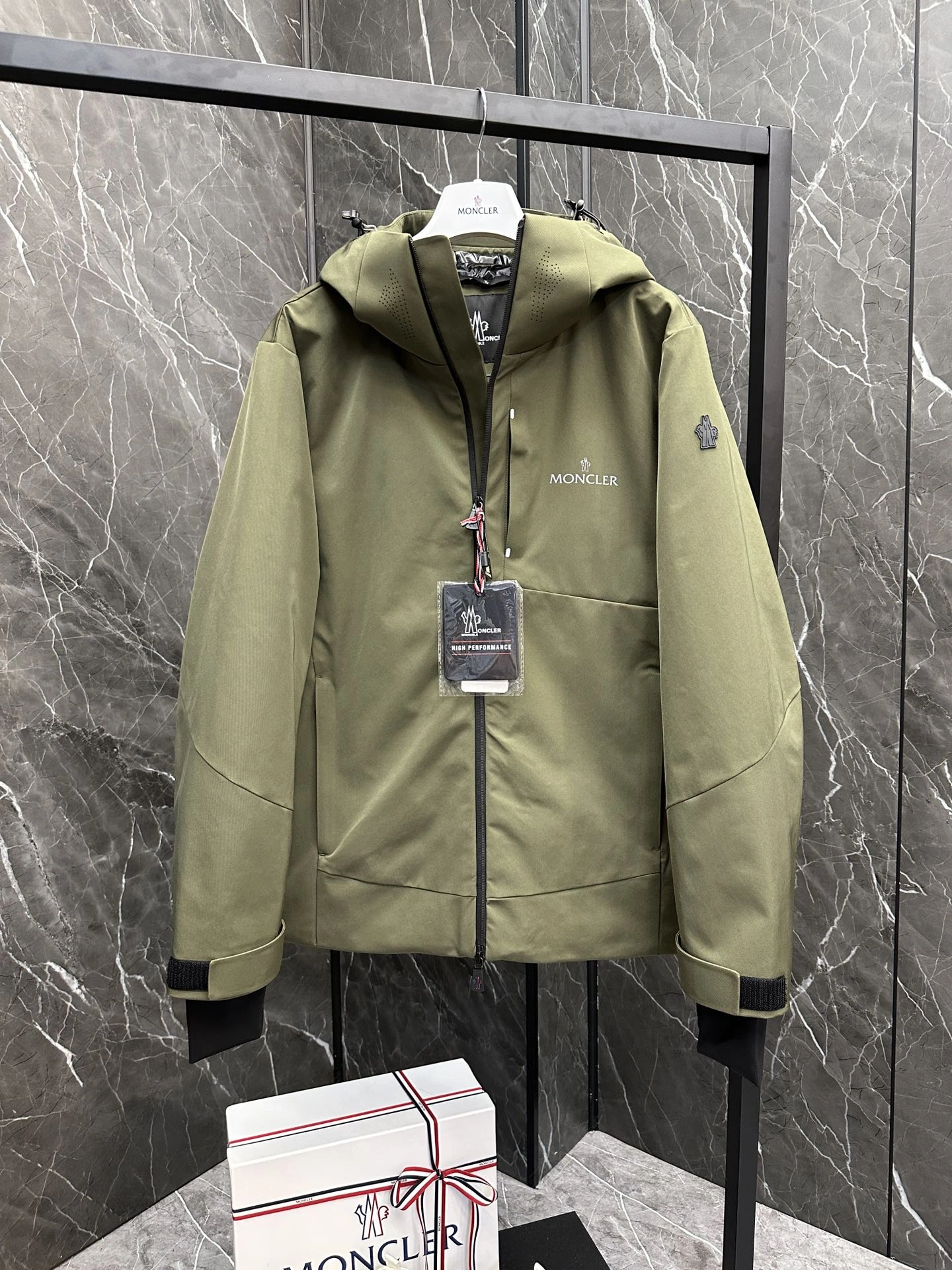 Moncler Down Jackets Lightweight 145718