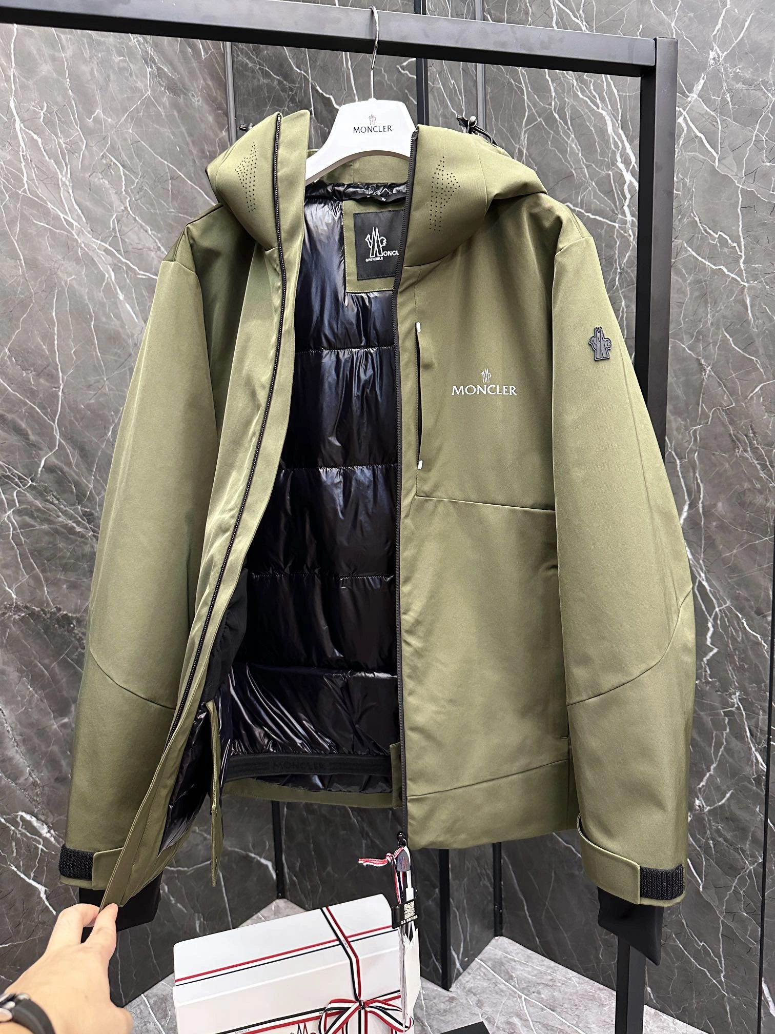 Moncler Down Jackets Lightweight 145718