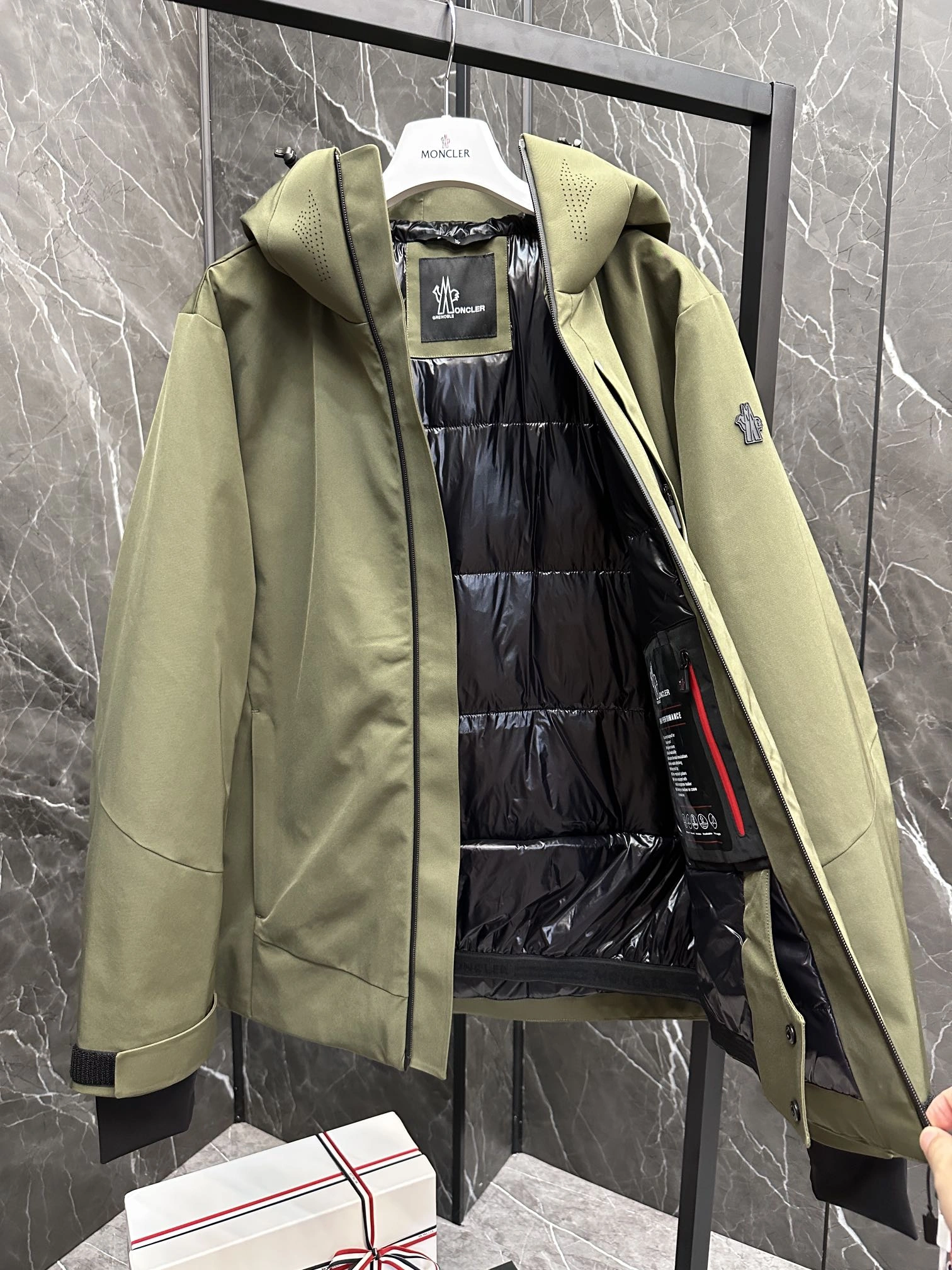 Moncler Down Jackets Lightweight 145718