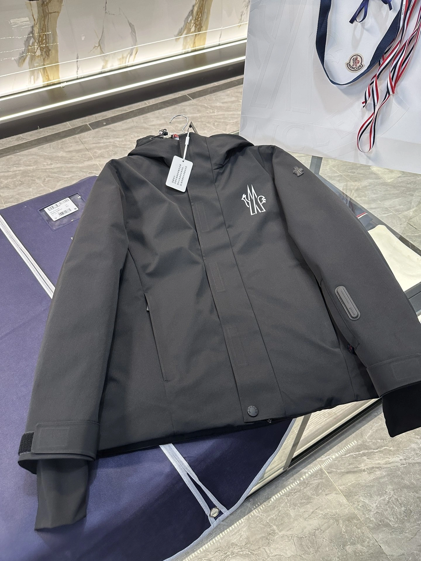 Moncler Down Jackets ZeroBulk 145714