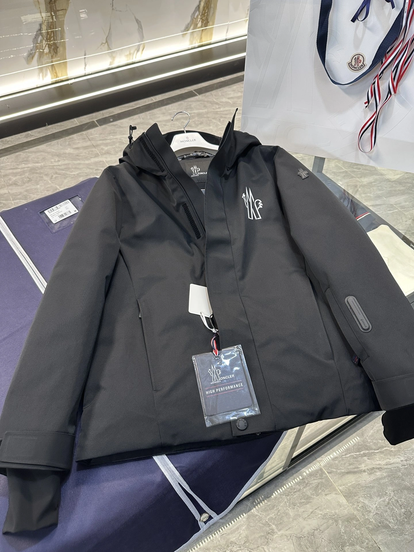 Moncler Down Jackets ZeroBulk 145714