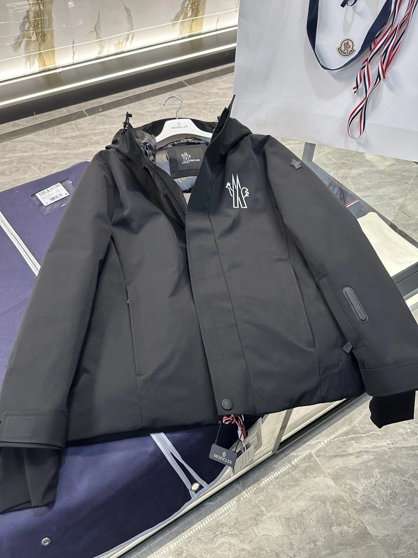 Moncler Down Jackets ZeroBulk 145714