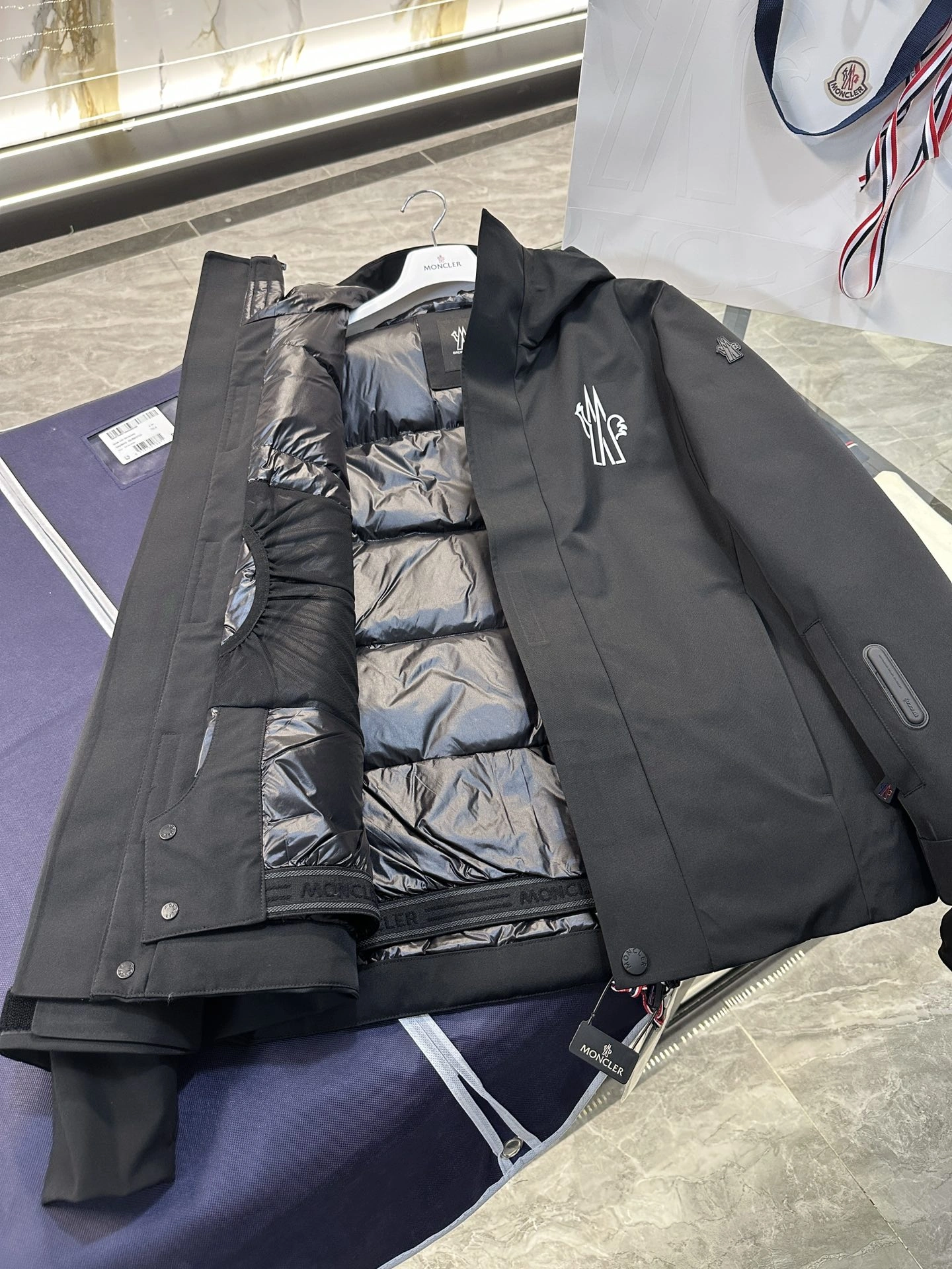 Moncler Down Jackets ZeroBulk 145714