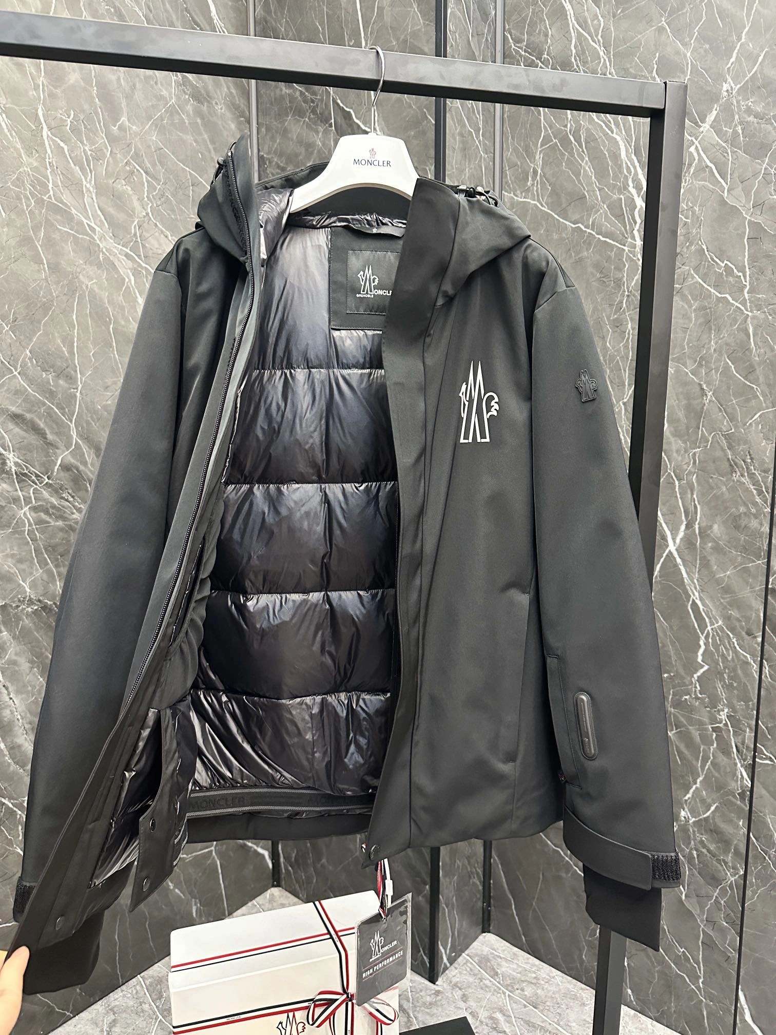 Chic Moncler Down Jackets 145715
