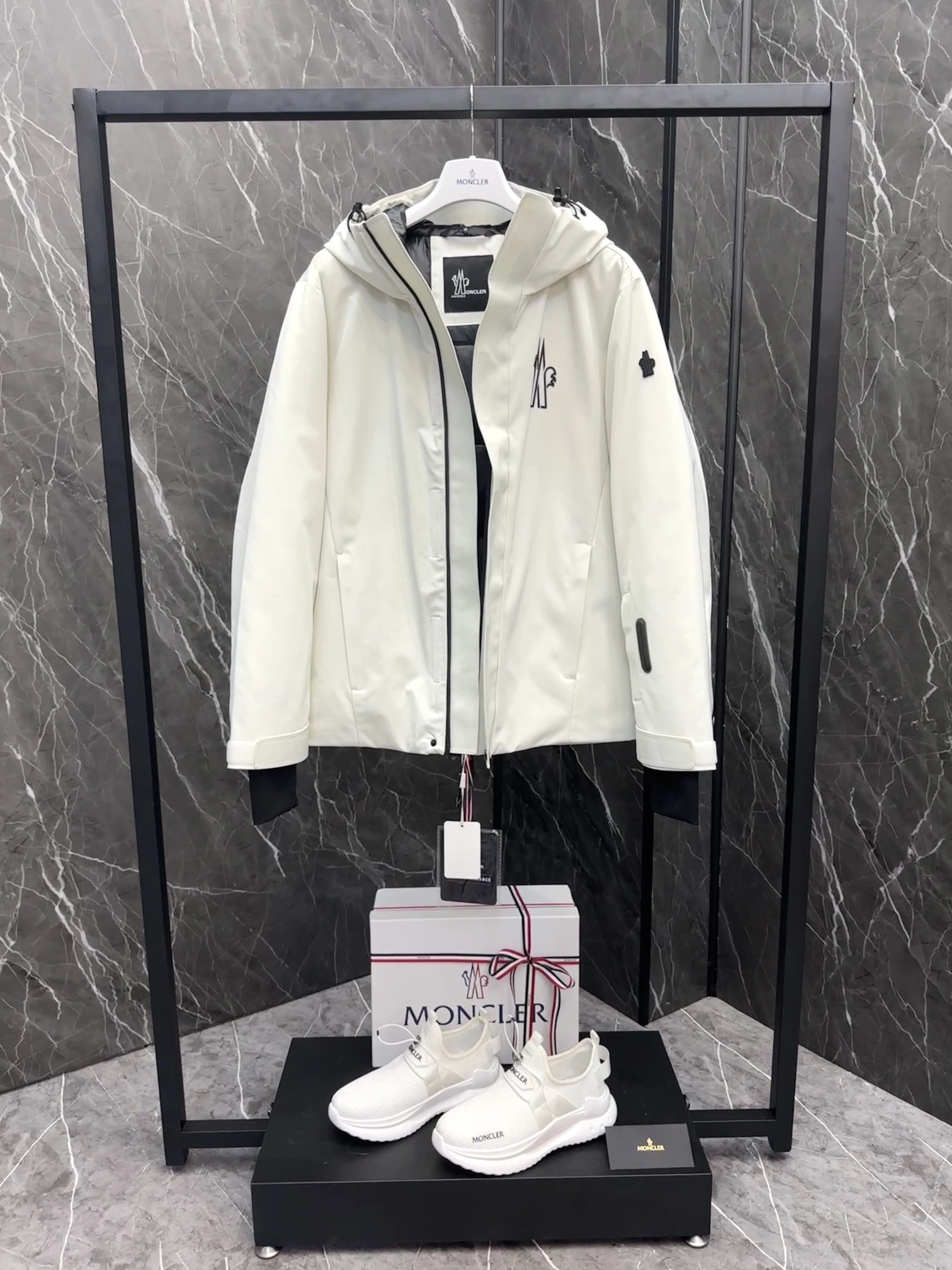 GoodFit Moncler Down Jackets 145707