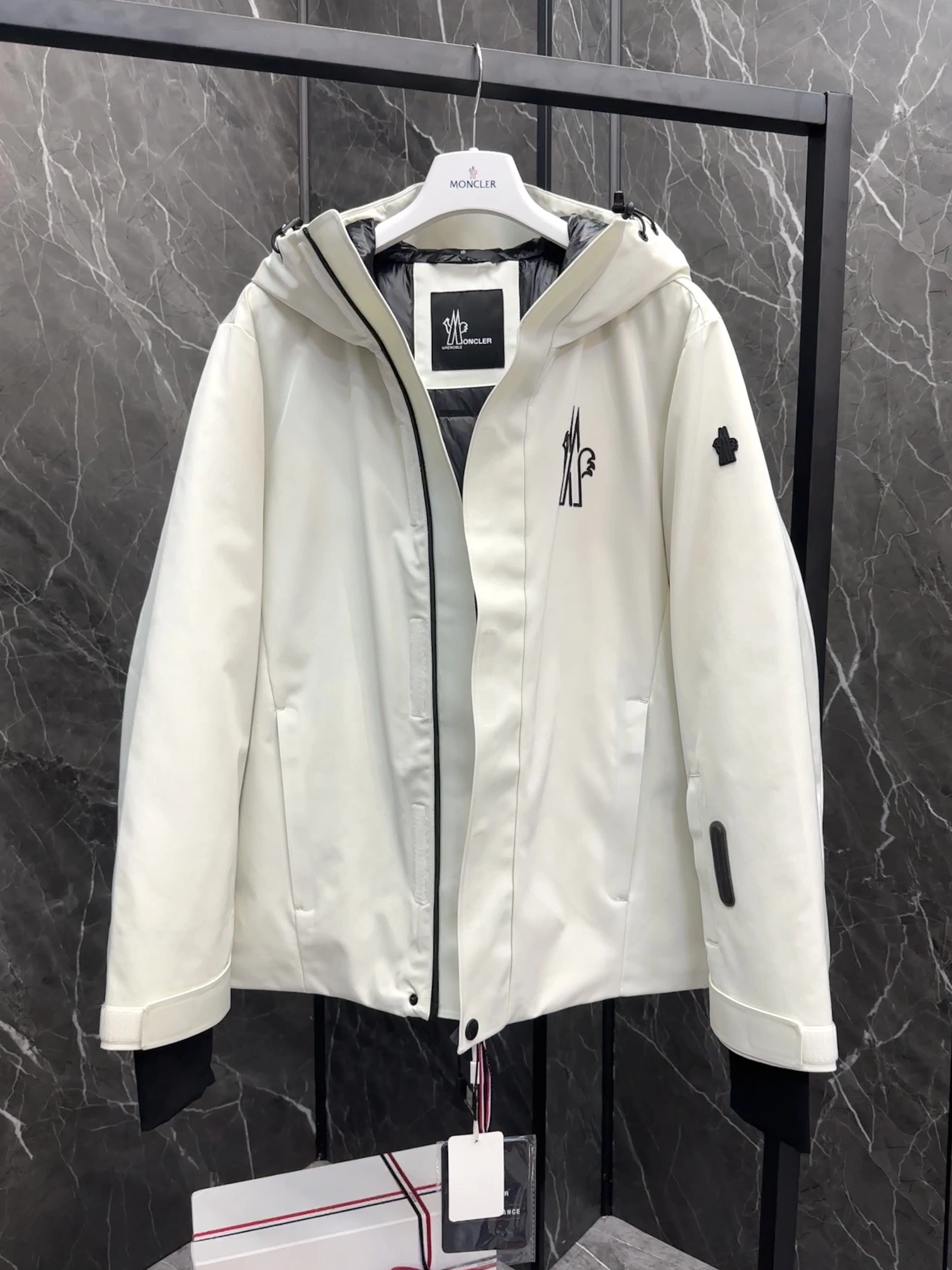 GoodFit Moncler Down Jackets 145707