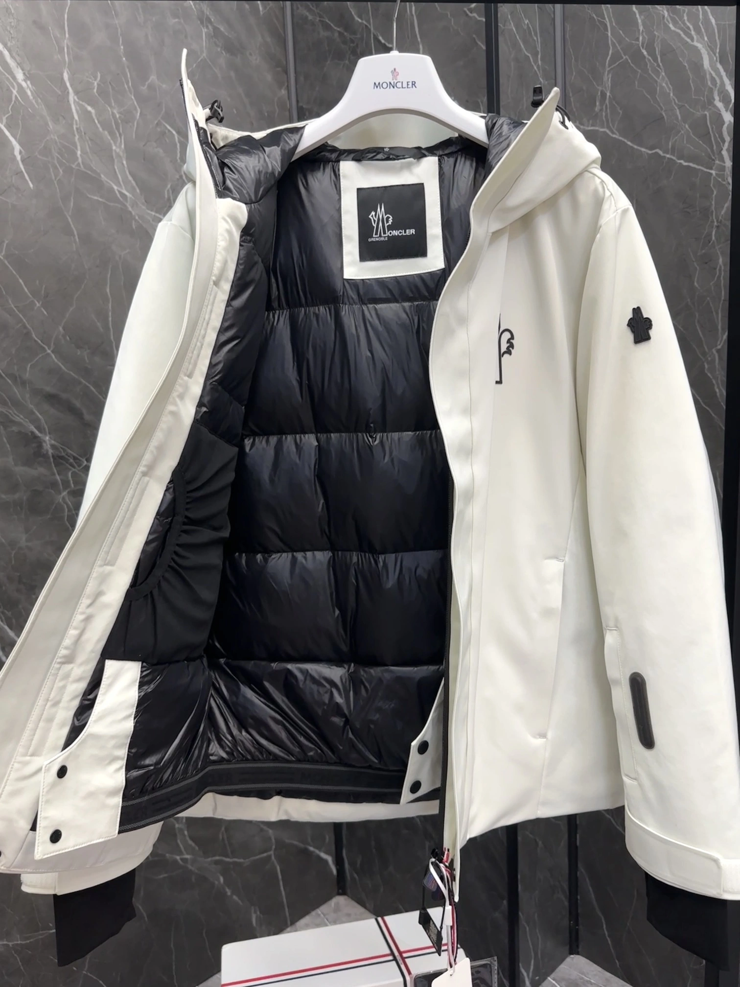 GoodFit Moncler Down Jackets 145707