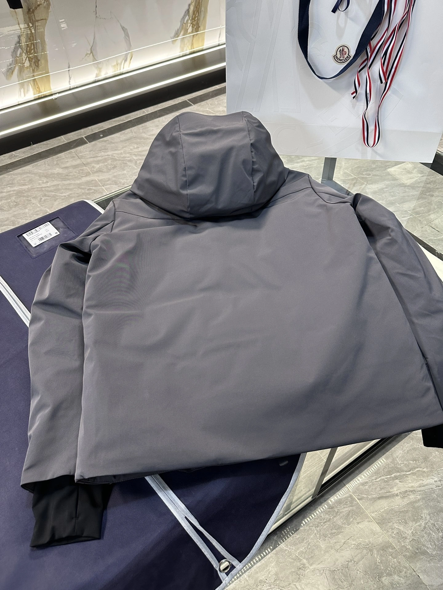 Moncler Down Jackets Versatile 145698
