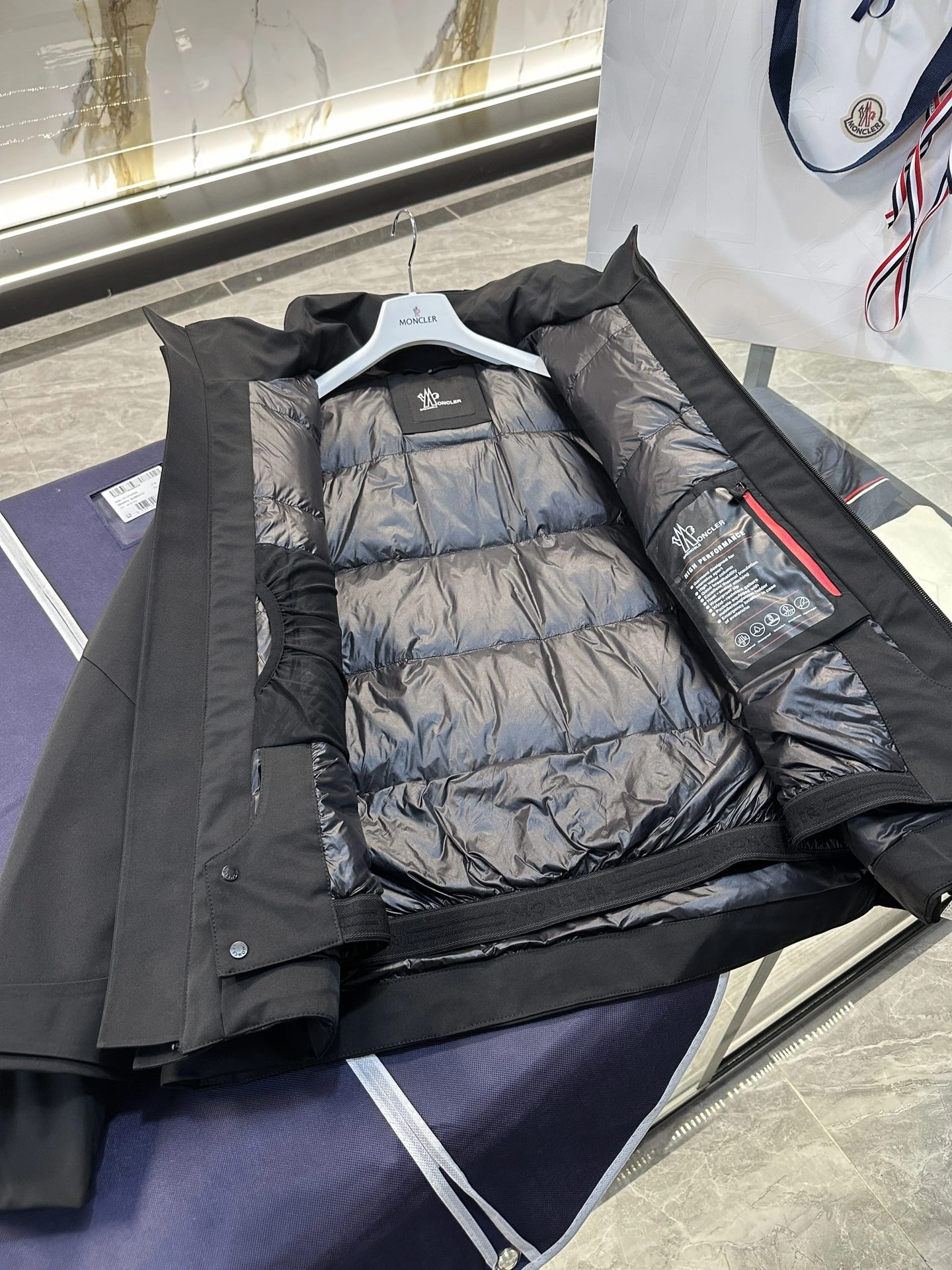 ModernLook Moncler Down Jackets 145706