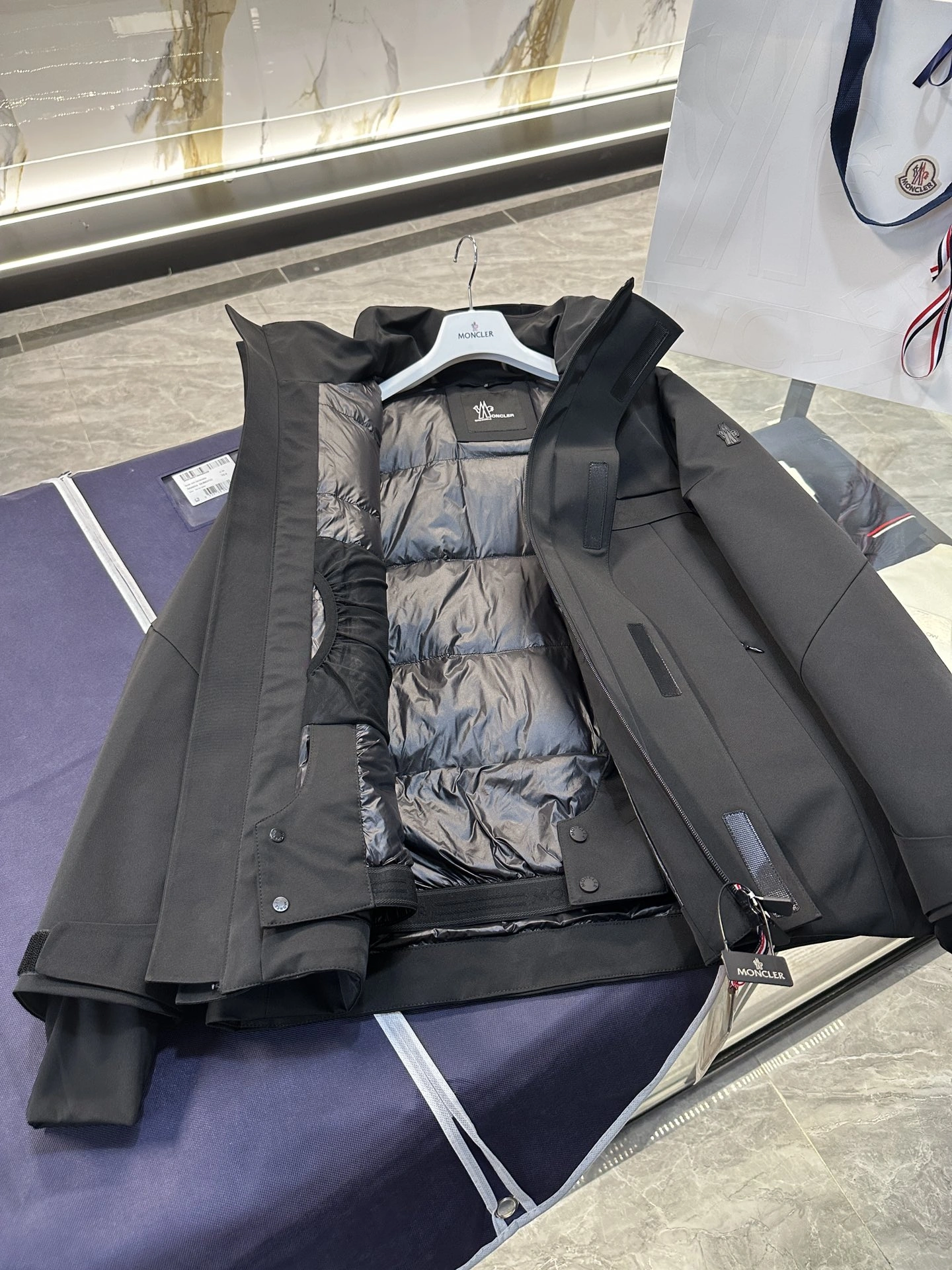 ModernLook Moncler Down Jackets 145706