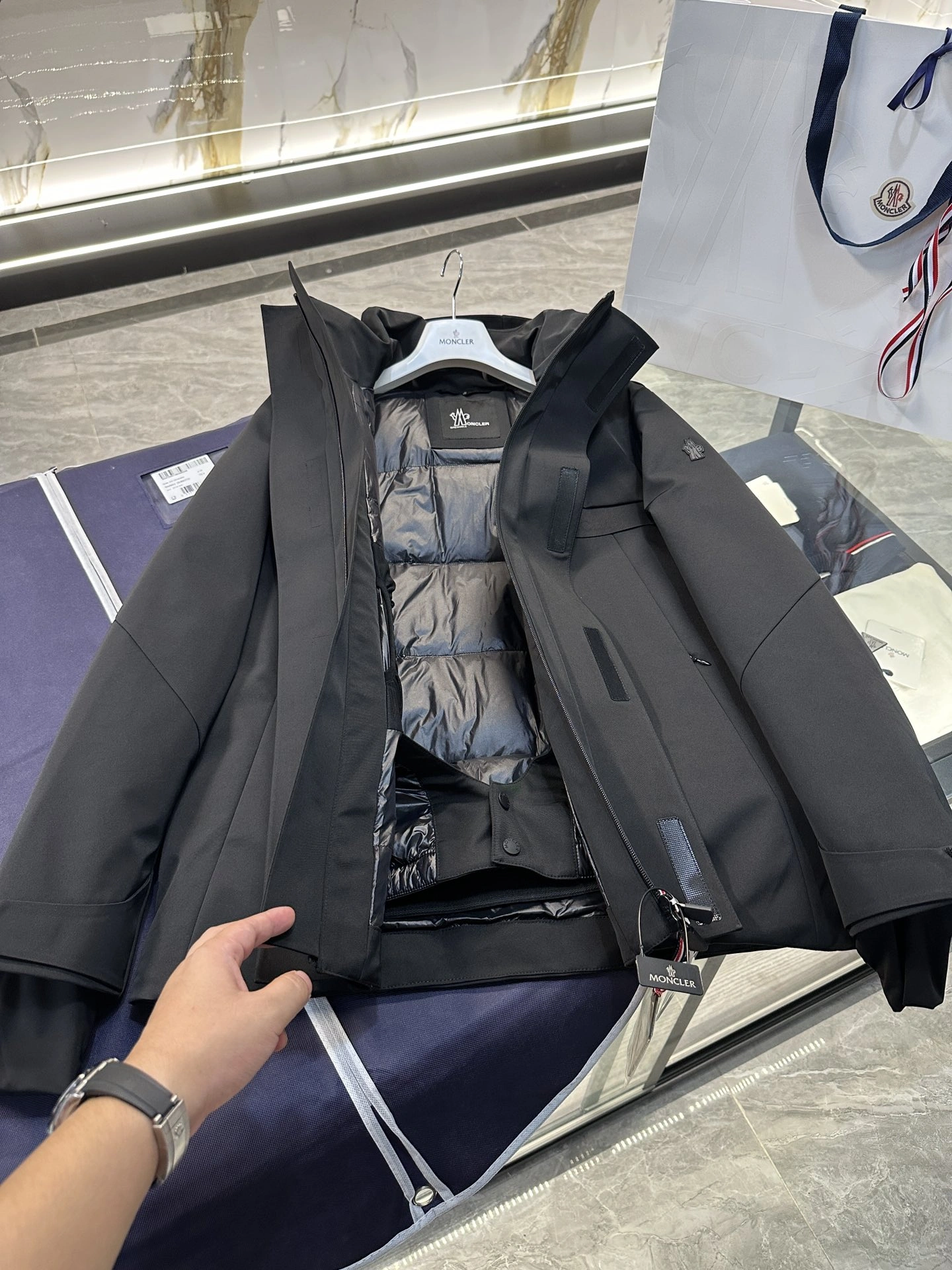 ModernLook Moncler Down Jackets 145706