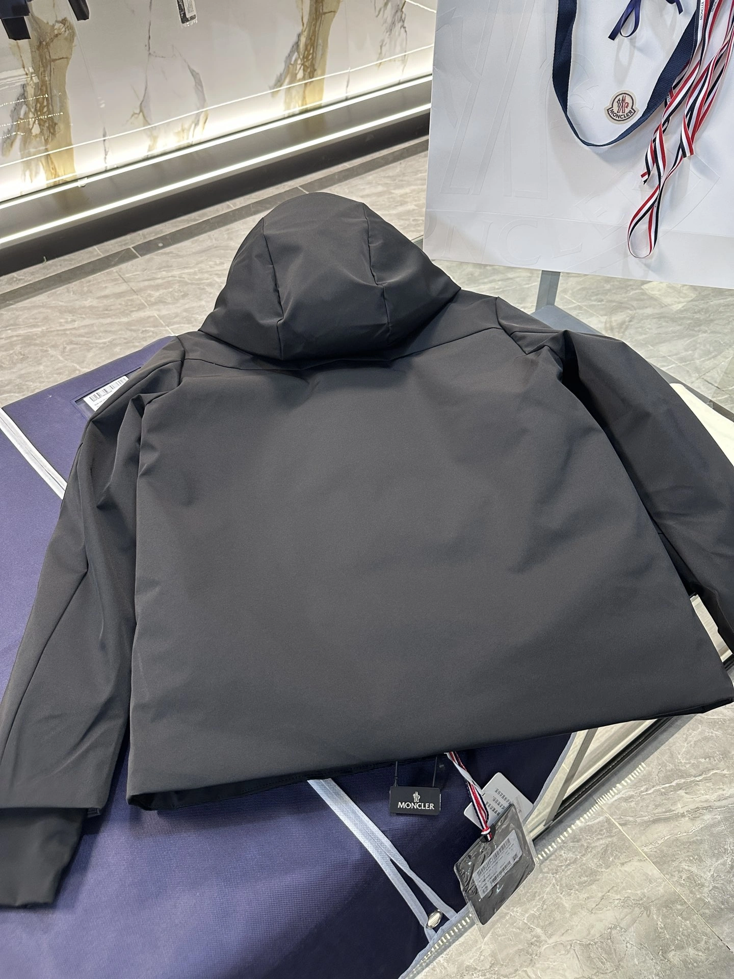 ModernLook Moncler Down Jackets 145706