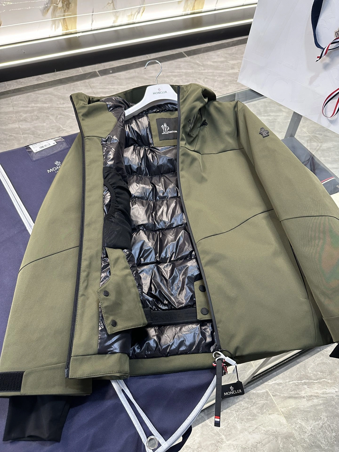 SmartChoice Moncler Down Jackets 145701