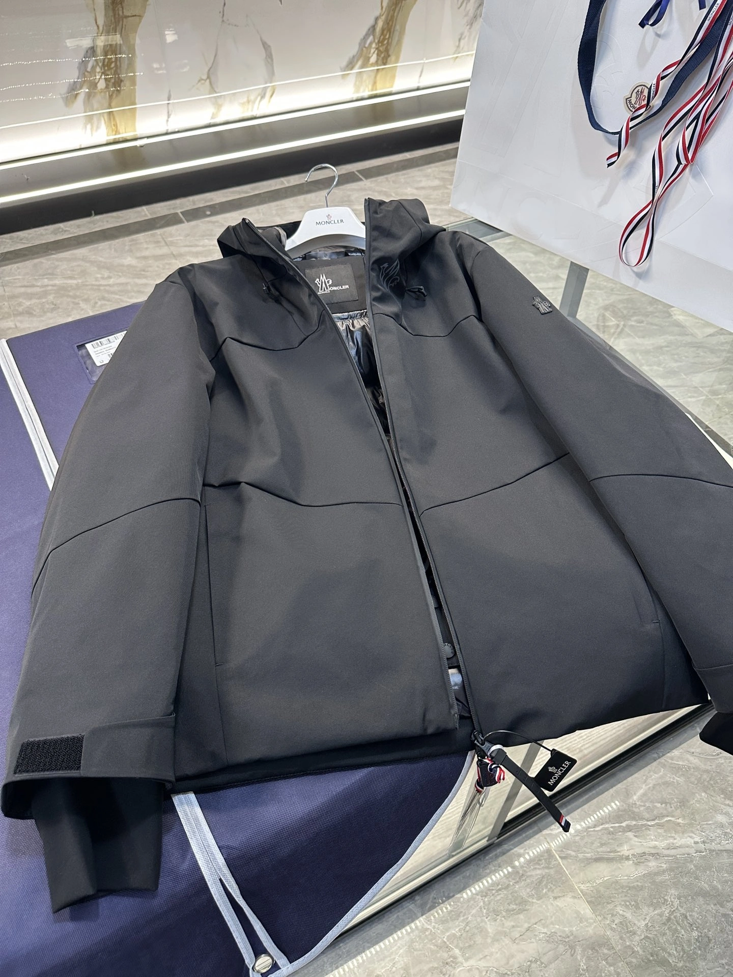 AllSeason Moncler Down Jackets 145700