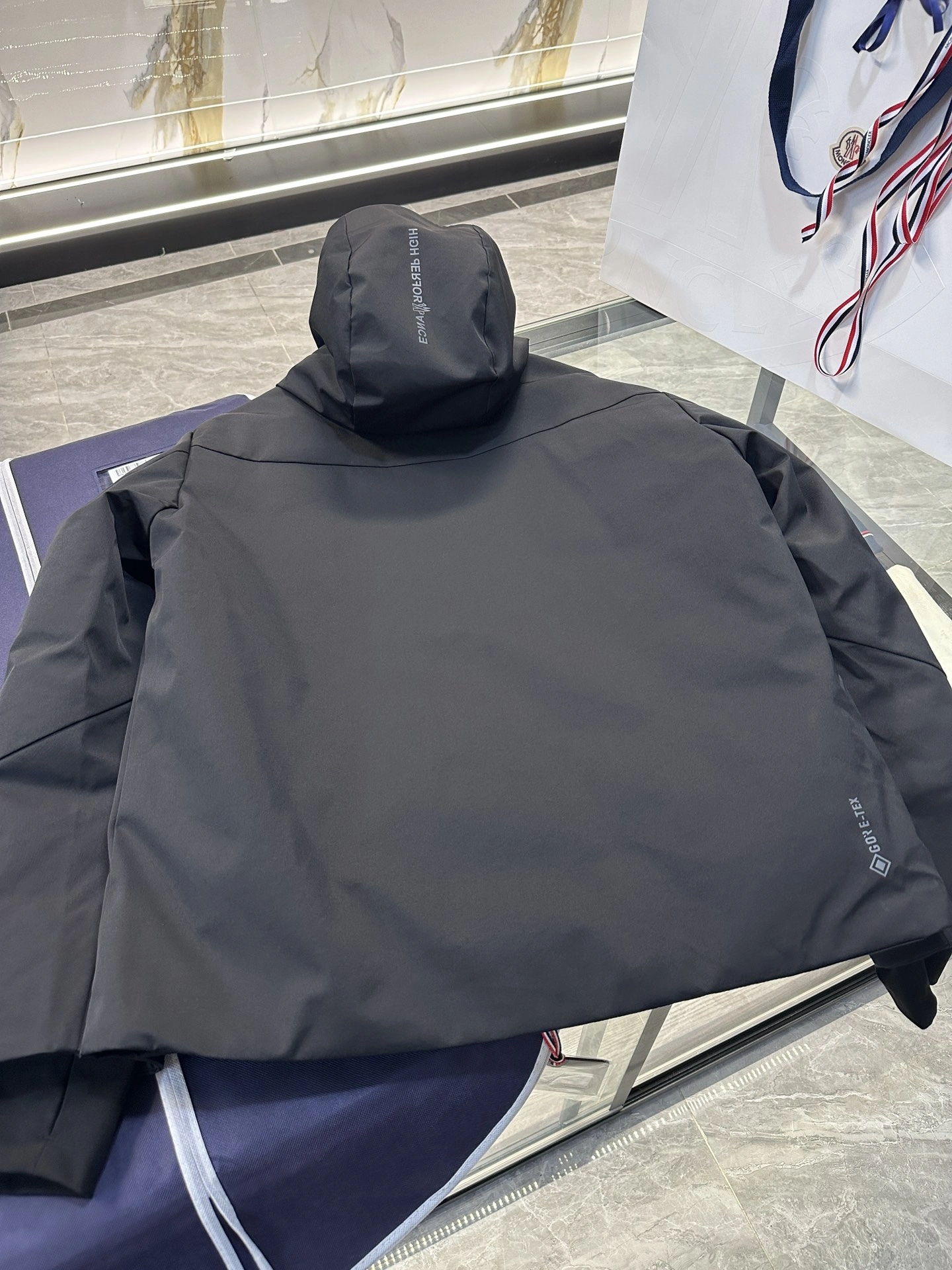 AllSeason Moncler Down Jackets 145700