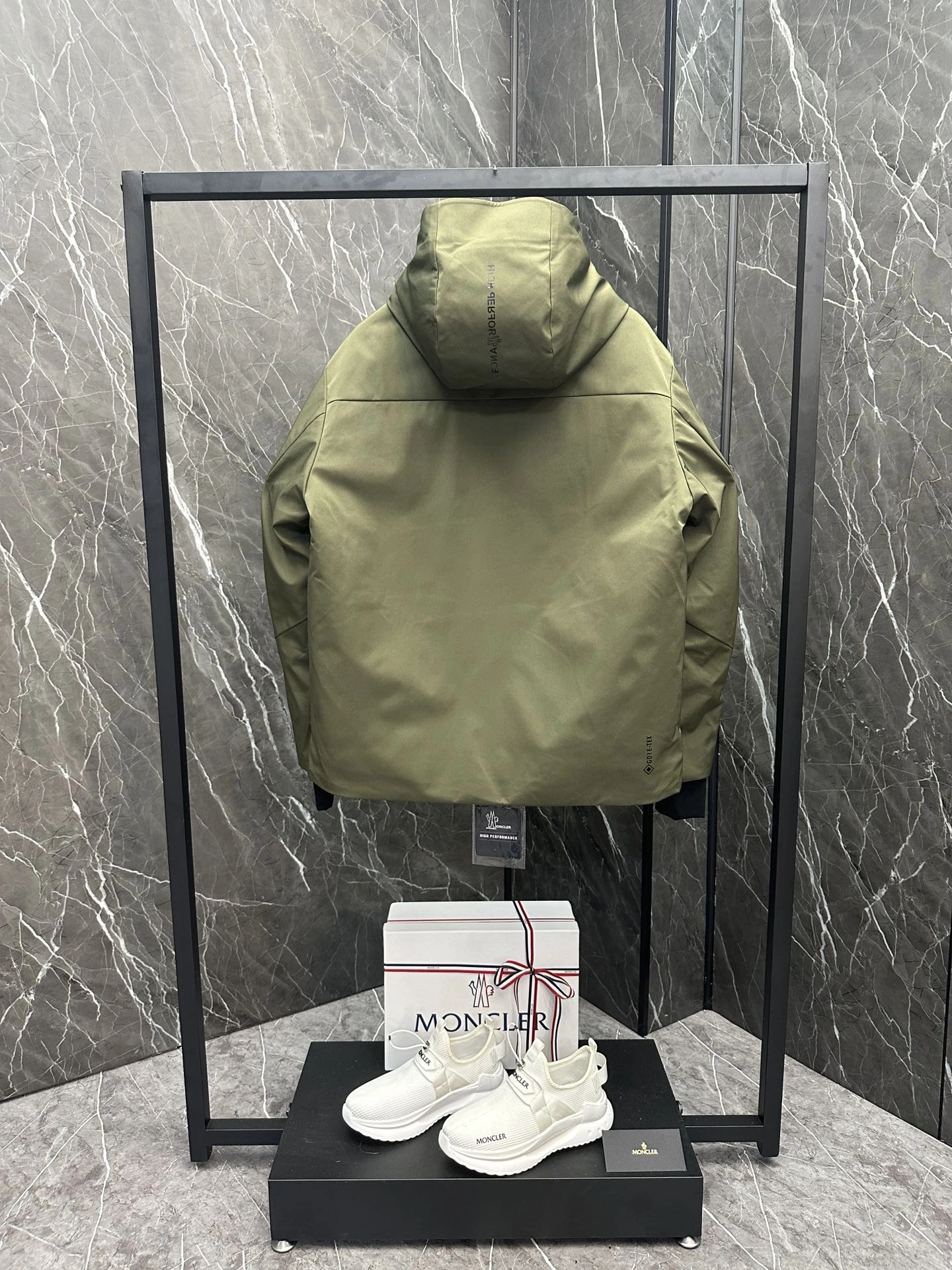 FashionForward Moncler Down Jackets 145713