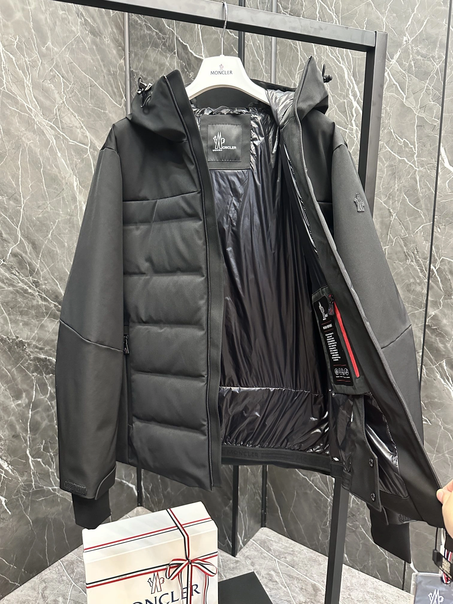 Moncler Down Jackets Functional 145721