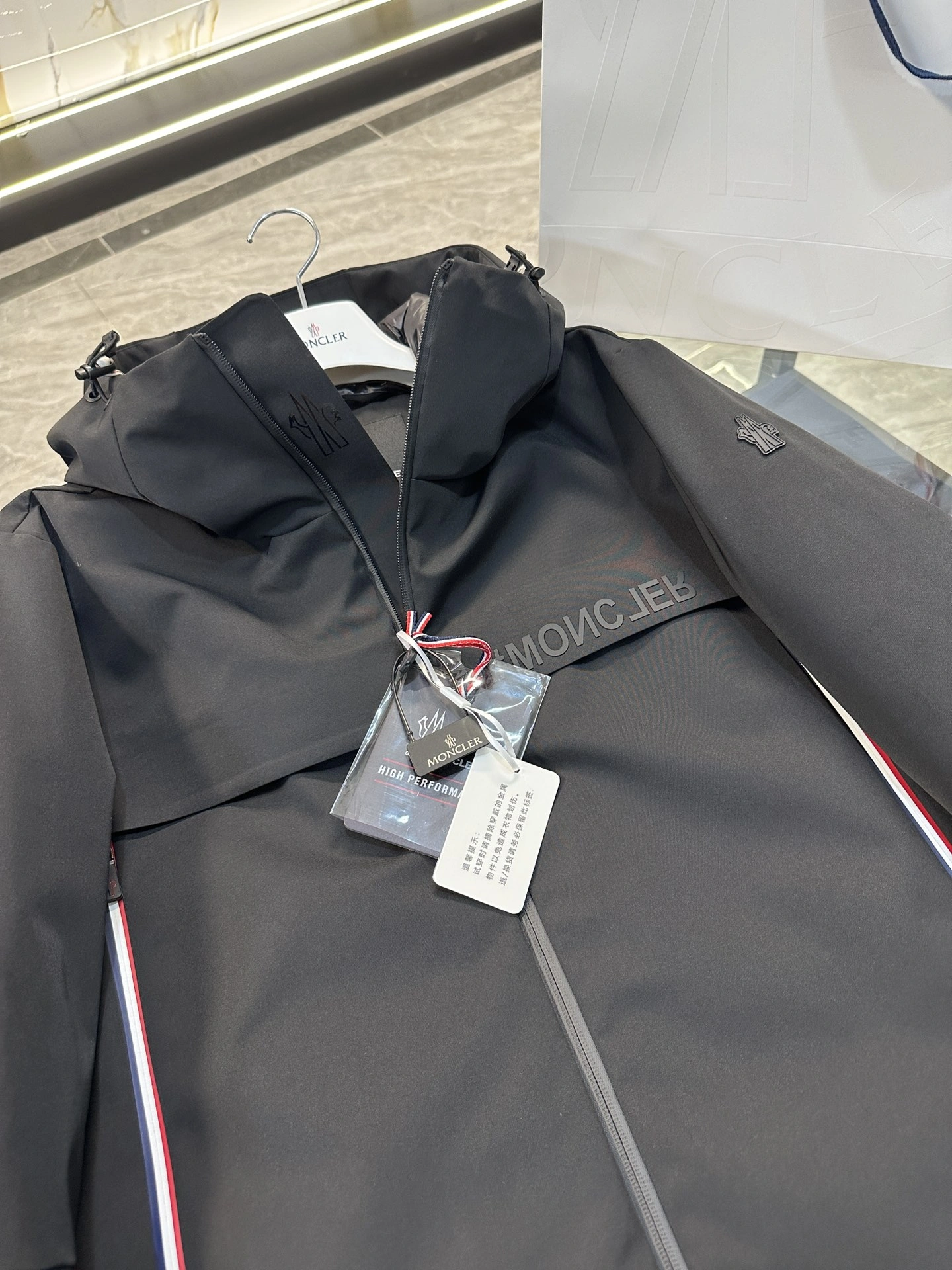 Moncler Down Jackets AllSeason 145696
