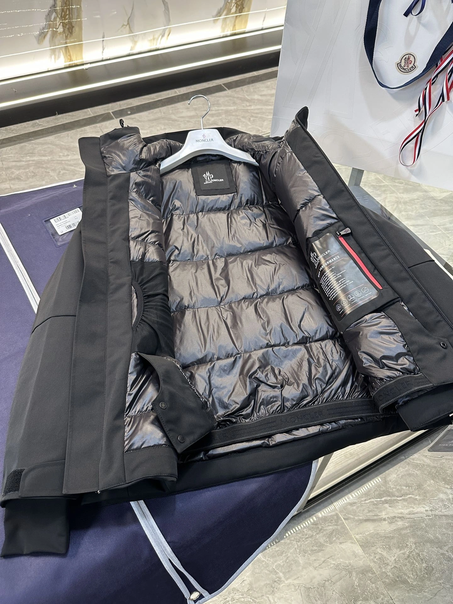 Moncler Down Jackets AllSeason 145696