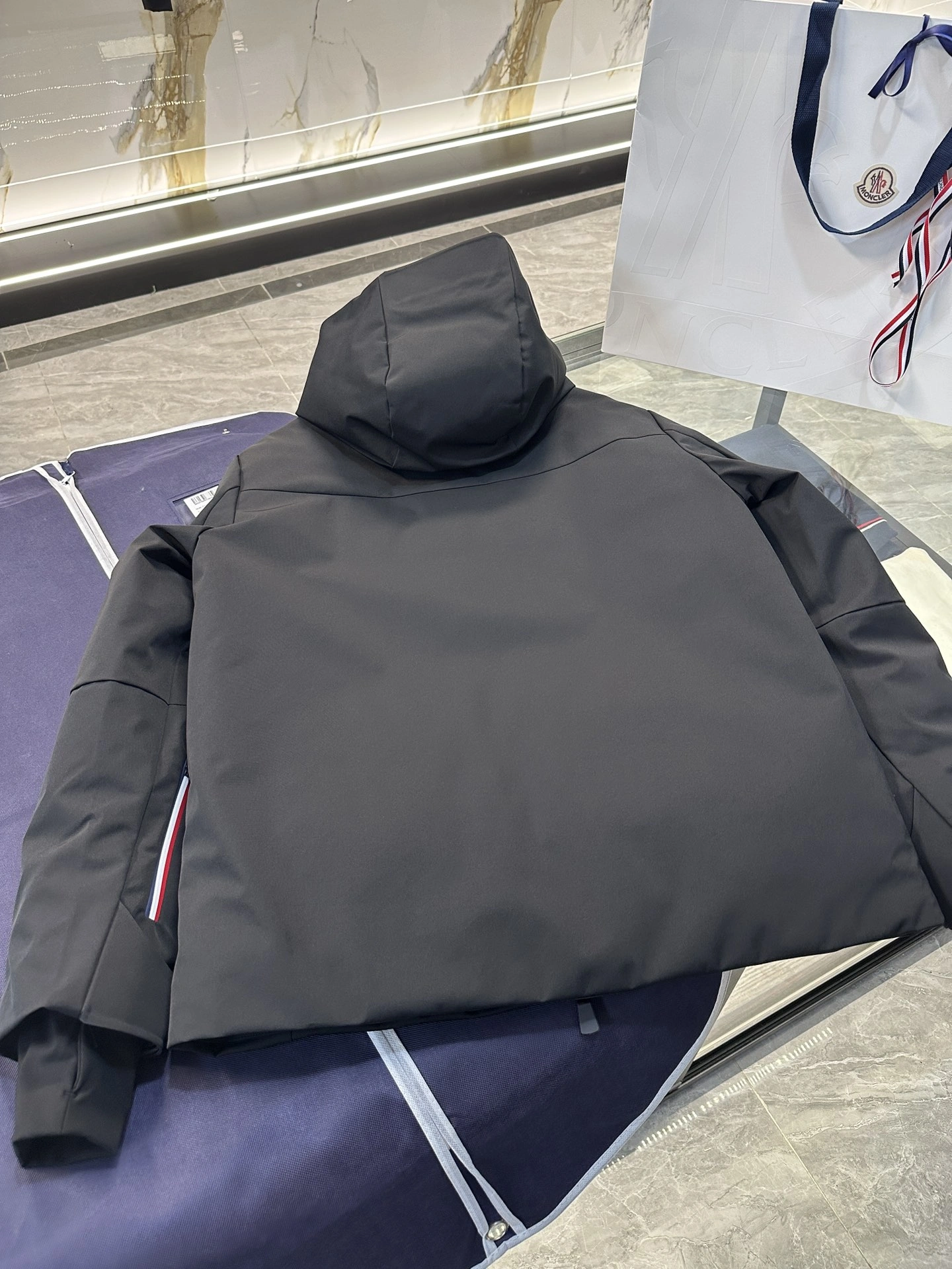 Moncler Down Jackets AllSeason 145696