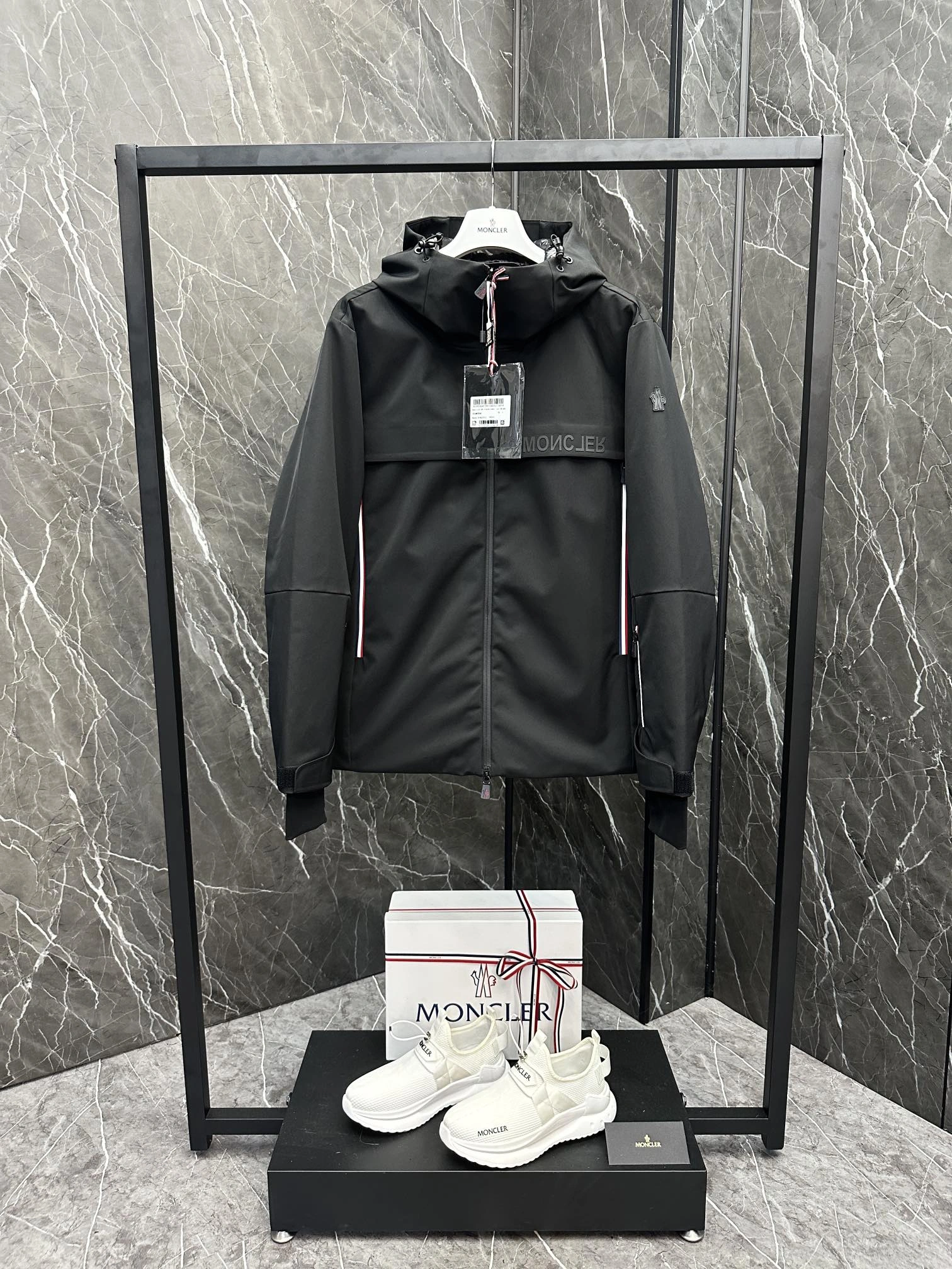 Fashionable Moncler Down Jackets 145711