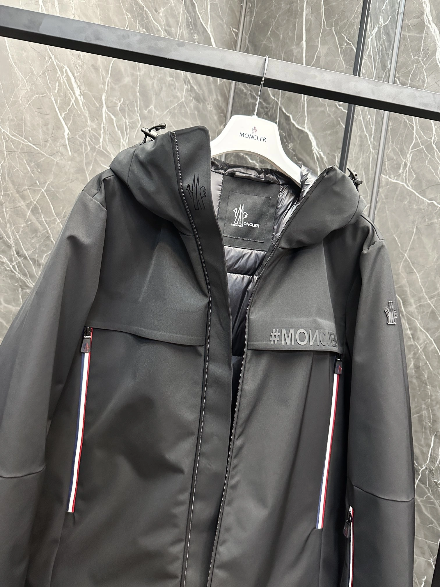 Fashionable Moncler Down Jackets 145711