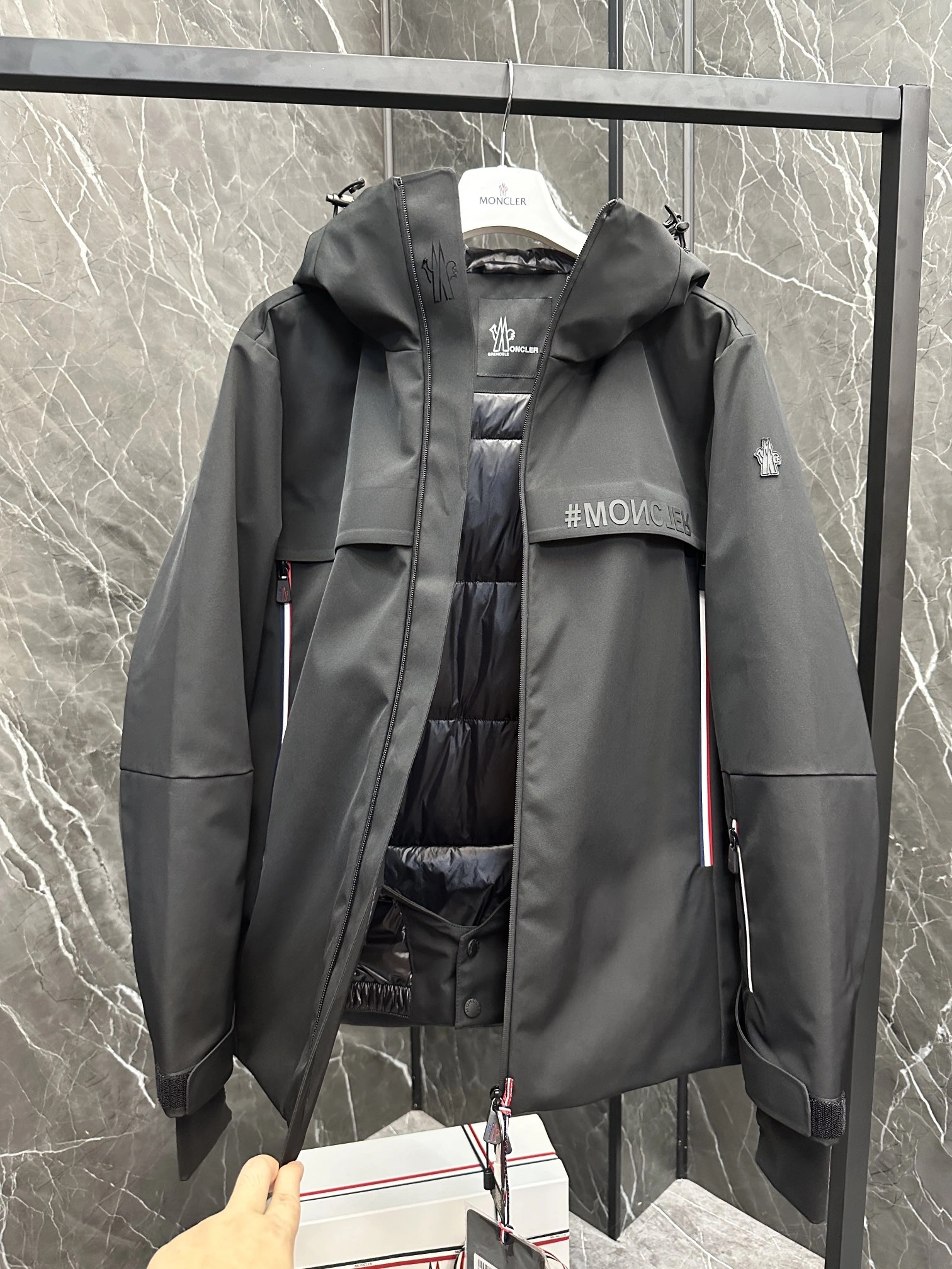 Fashionable Moncler Down Jackets 145711