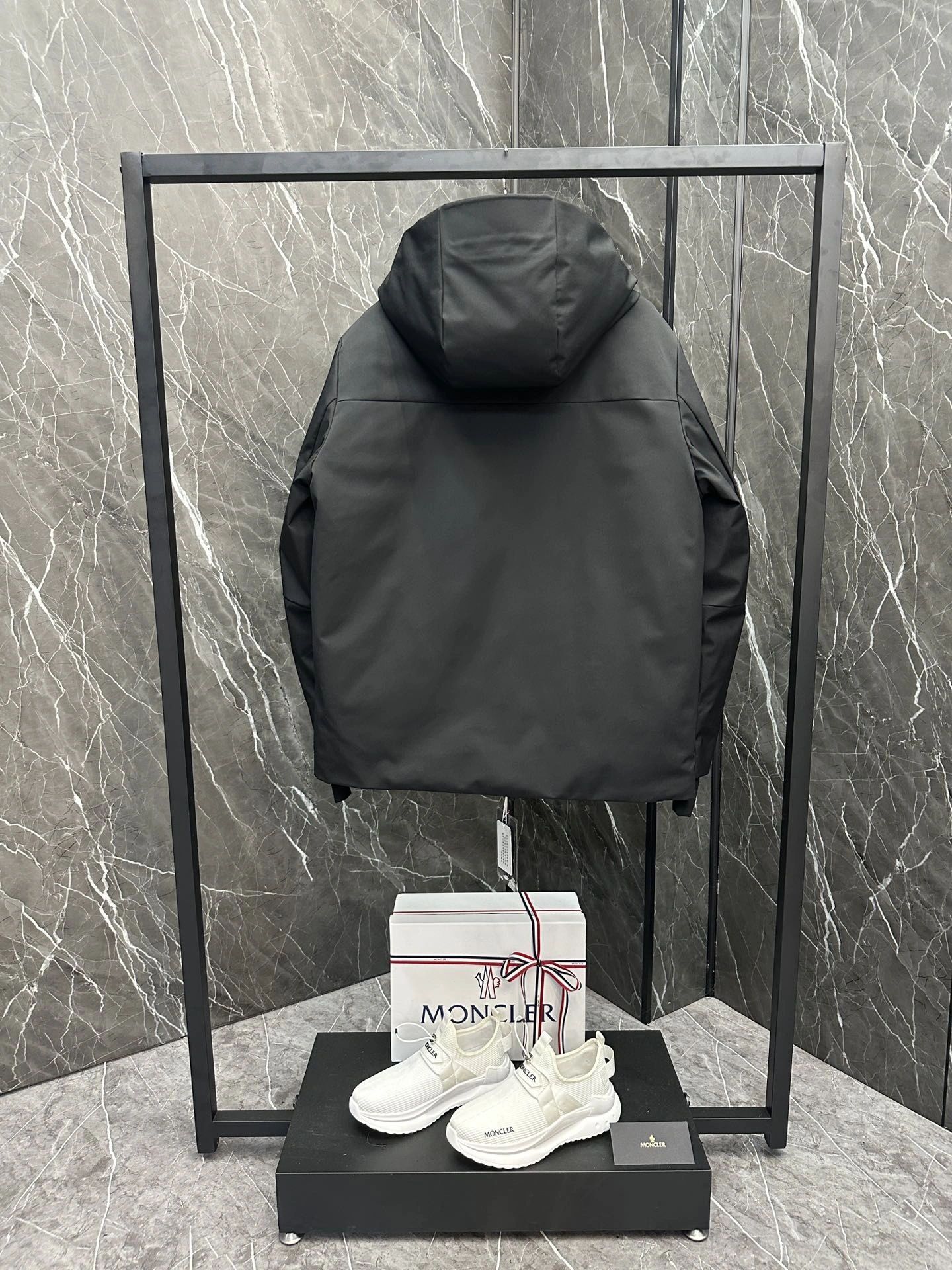 Fashionable Moncler Down Jackets 145711