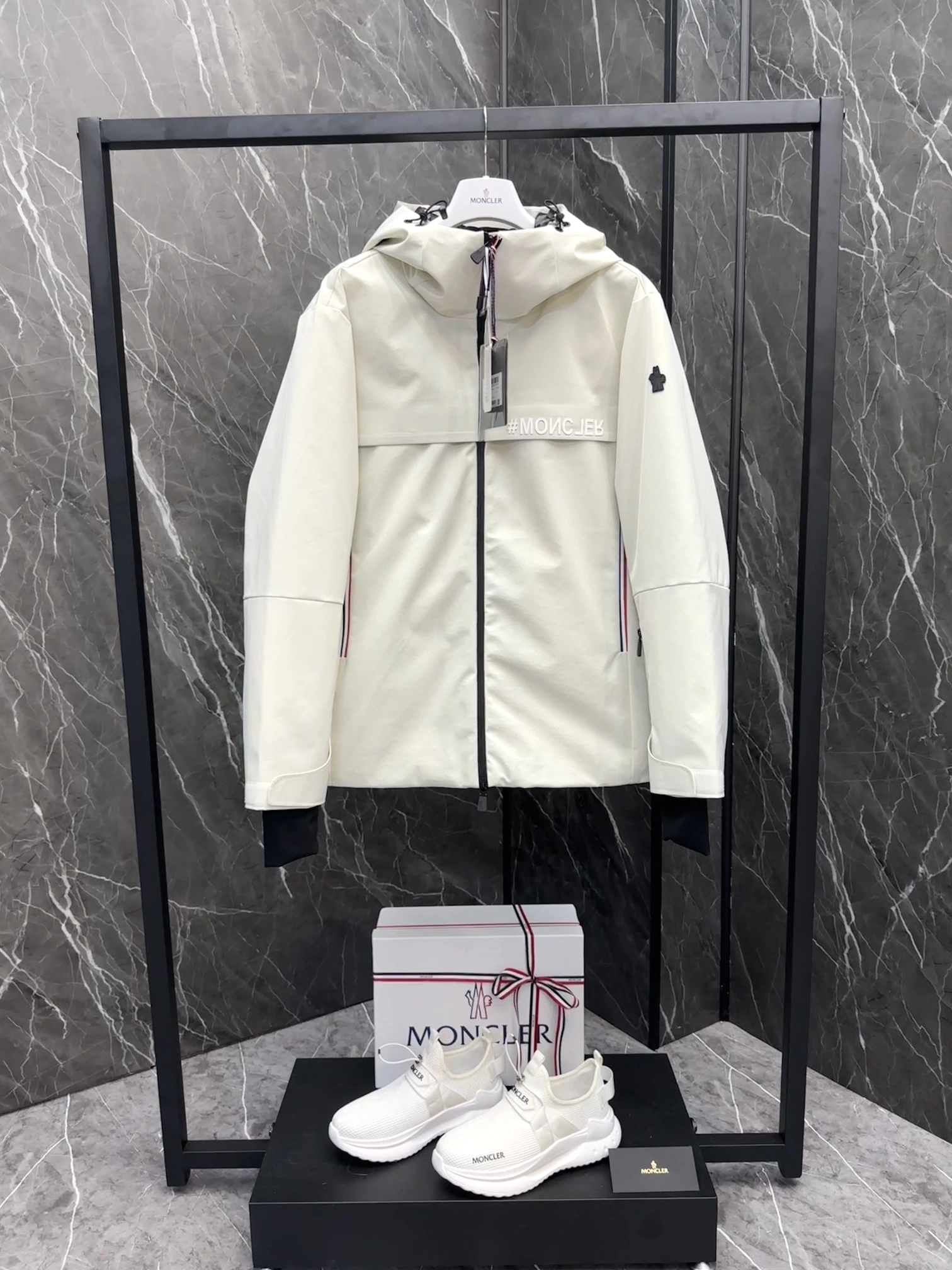 Elegant Moncler Down Jackets 145722