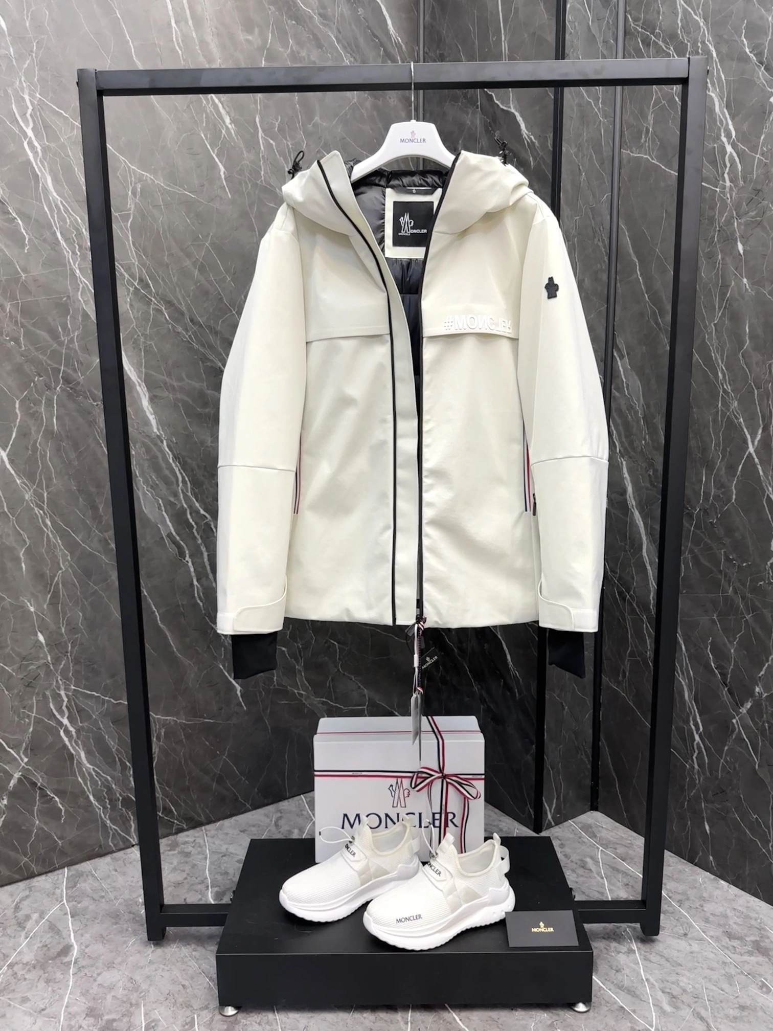 Elegant Moncler Down Jackets 145722