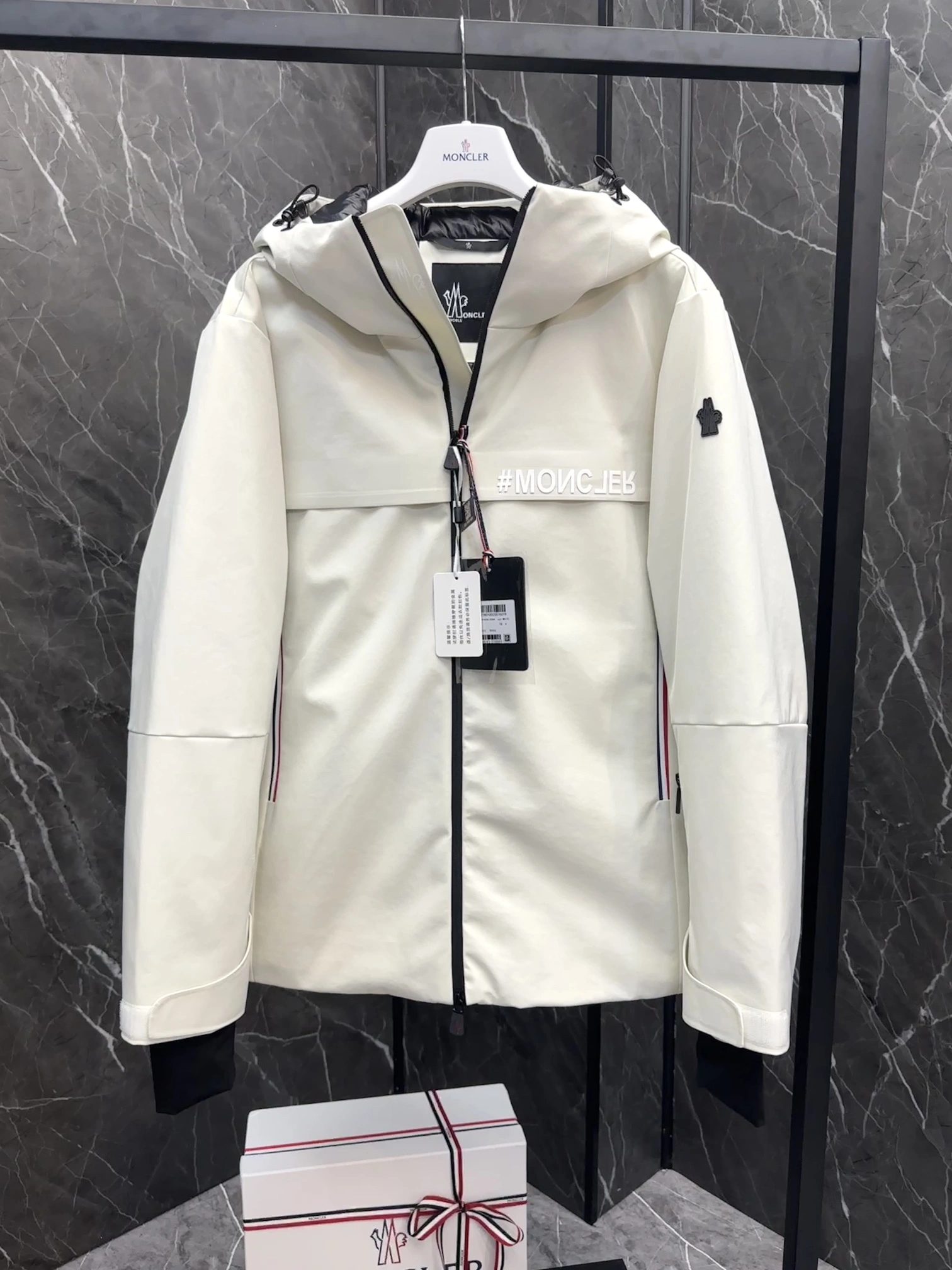 Elegant Moncler Down Jackets 145722