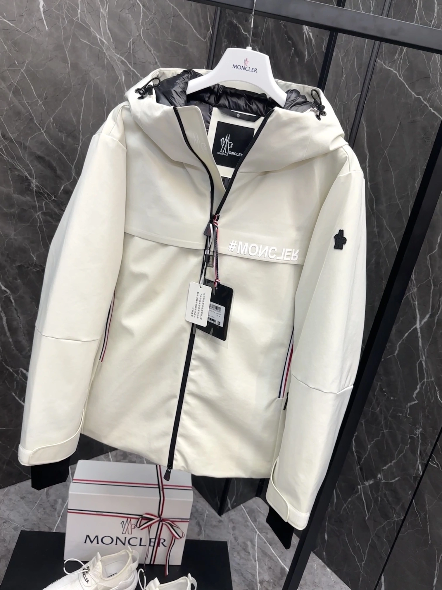 Elegant Moncler Down Jackets 145722