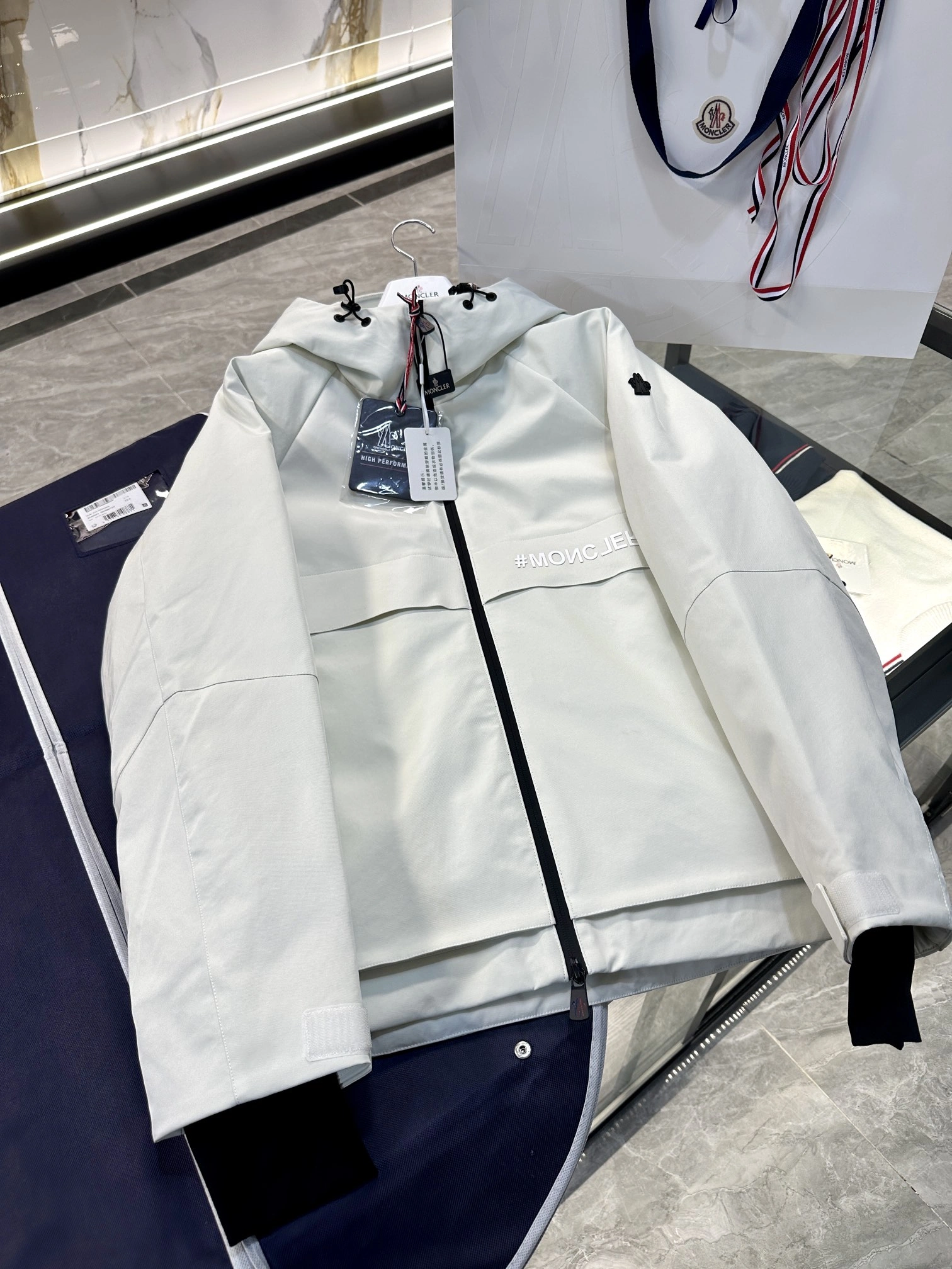 FashionForward Moncler Down Jackets 145695