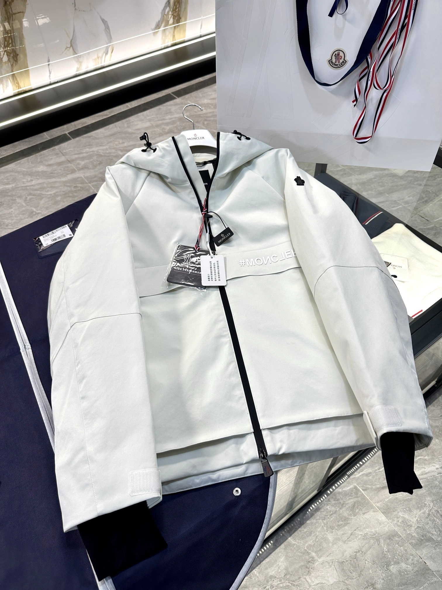 FashionForward Moncler Down Jackets 145695