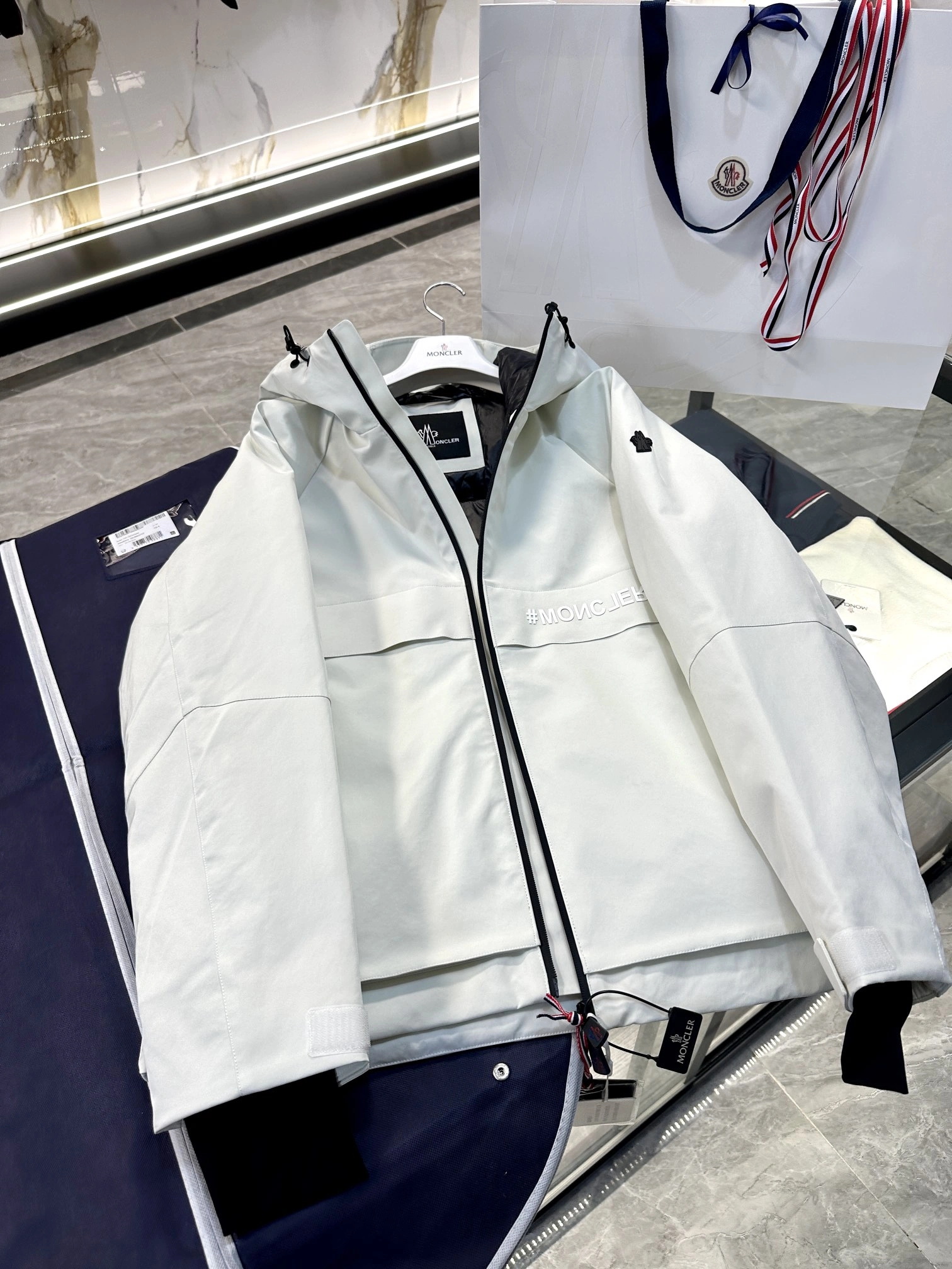 FashionForward Moncler Down Jackets 145695