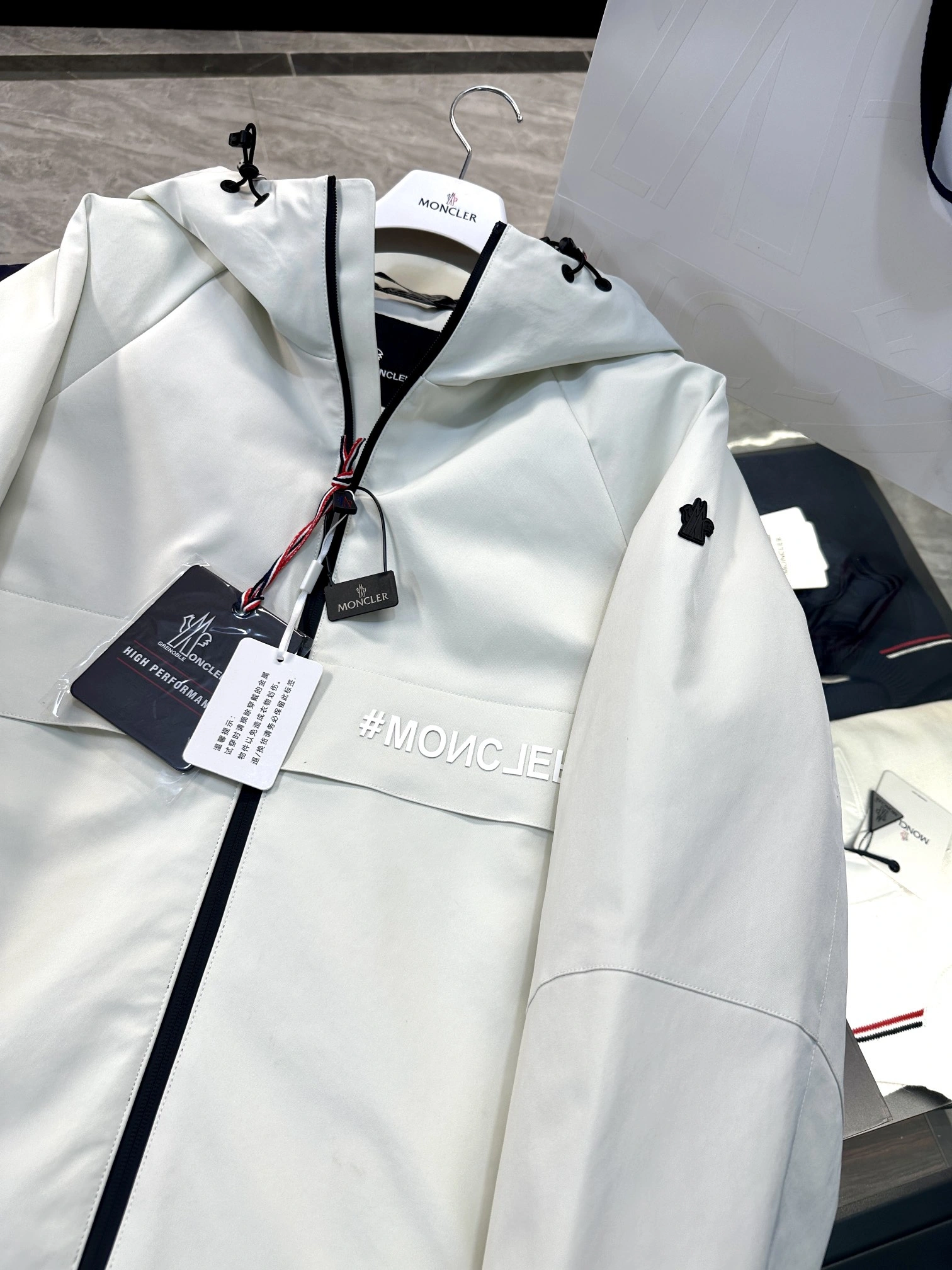 FashionForward Moncler Down Jackets 145695