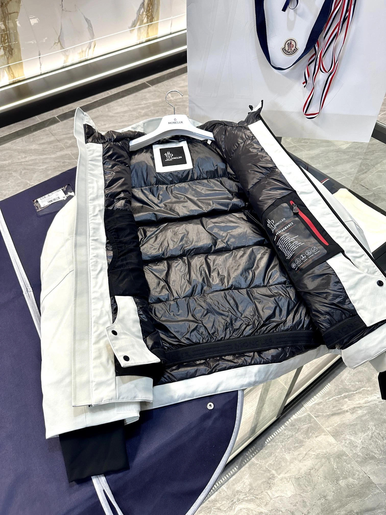 FashionForward Moncler Down Jackets 145695